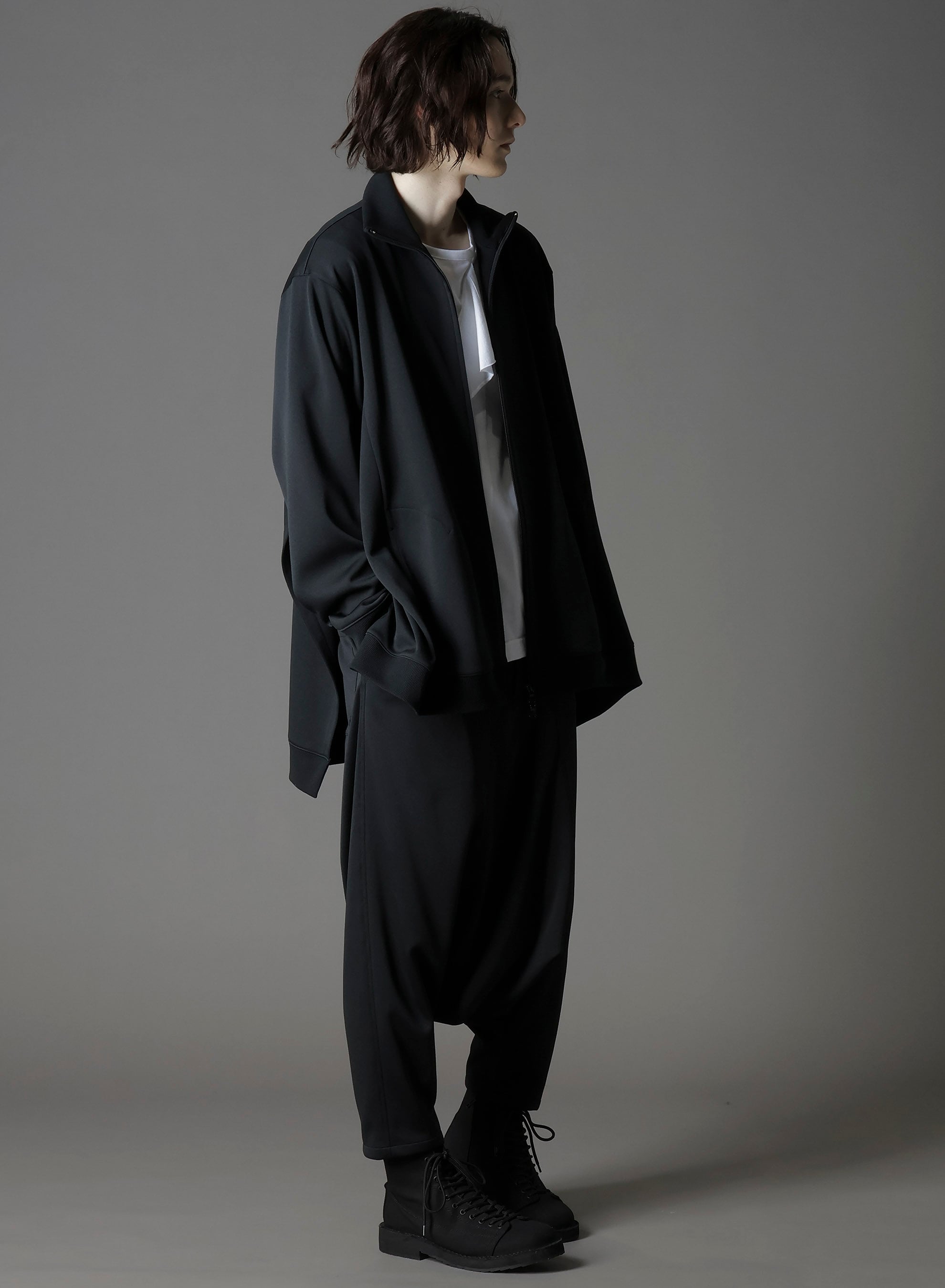 POLYESTER SMOOTH SIDE SLIT TRACK JACKET