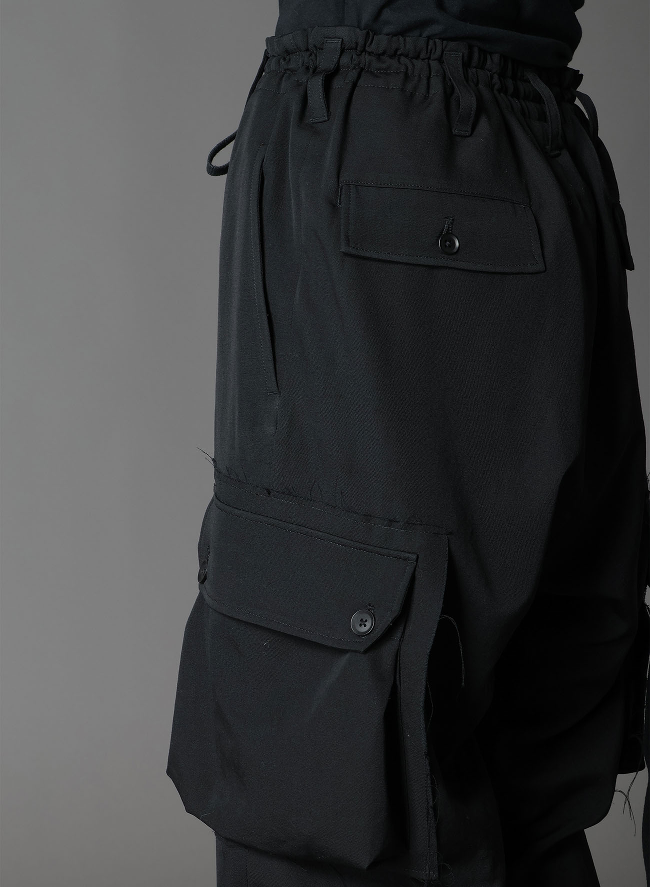 WOOL GABARDINE RIBBED HEM CARGO PANTS