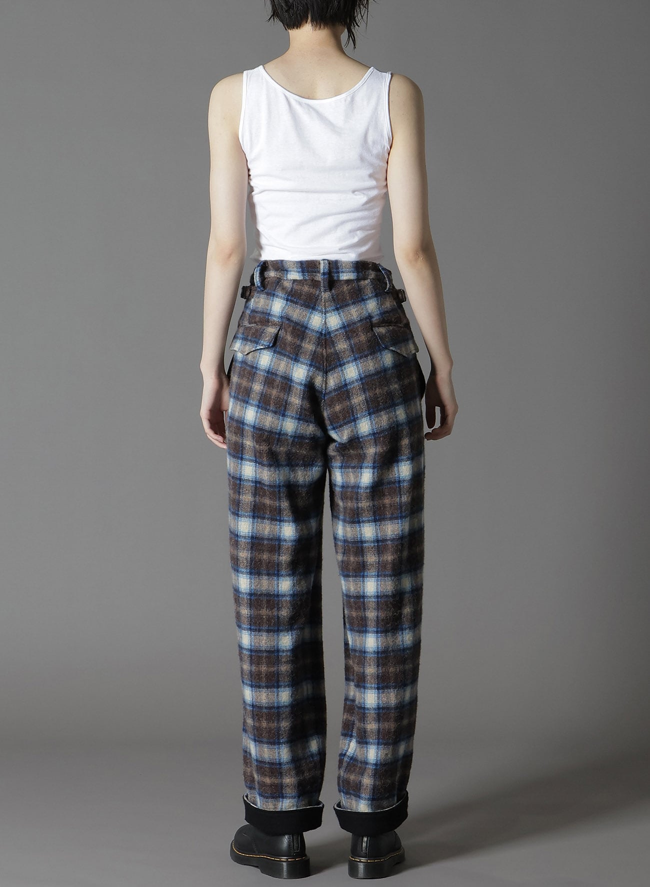 CHECKED SHAGGY WOOL SIDE CUT-OFF PANTS