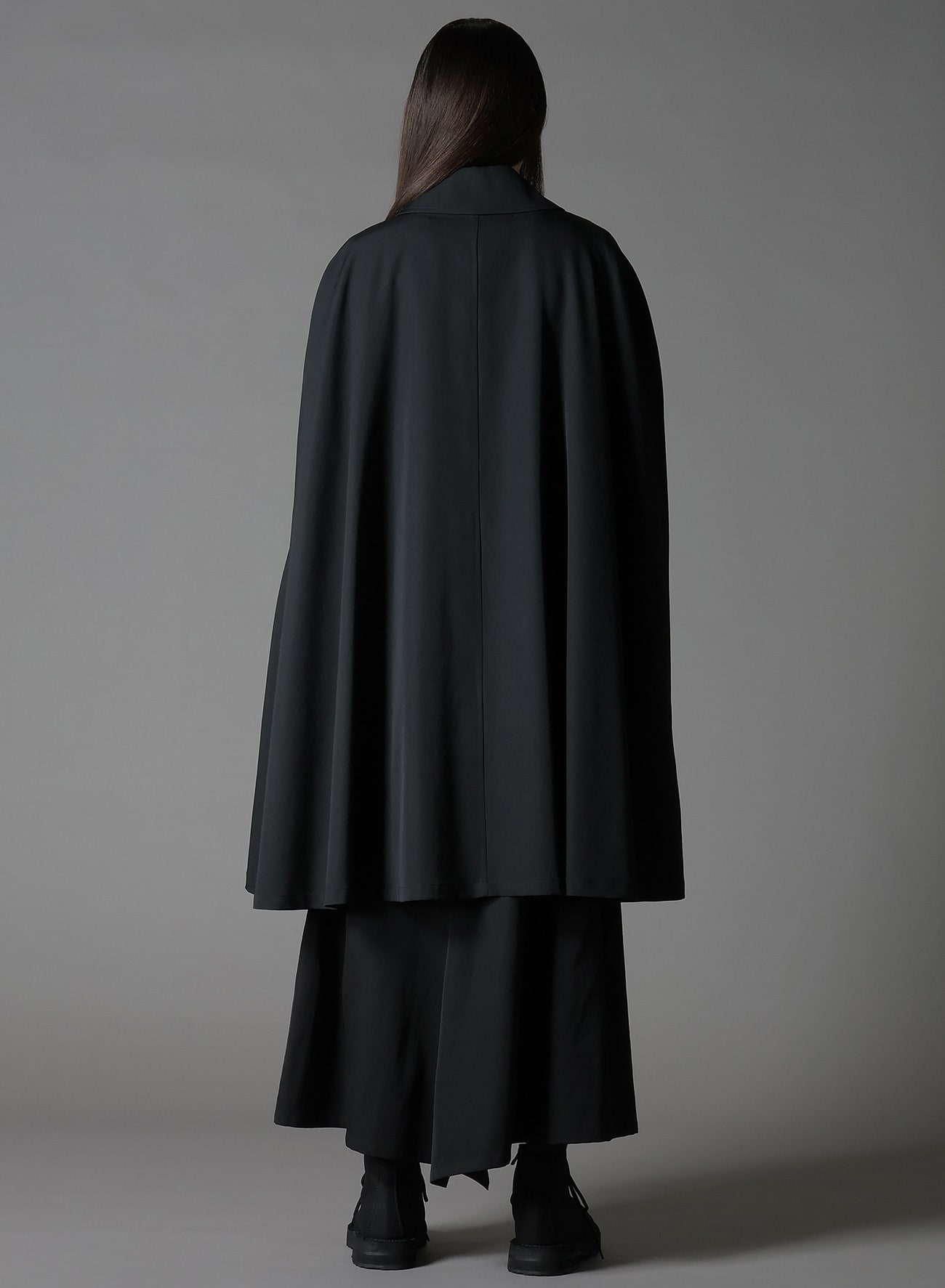 WOOL GABARDINE COLLARED CLOAK