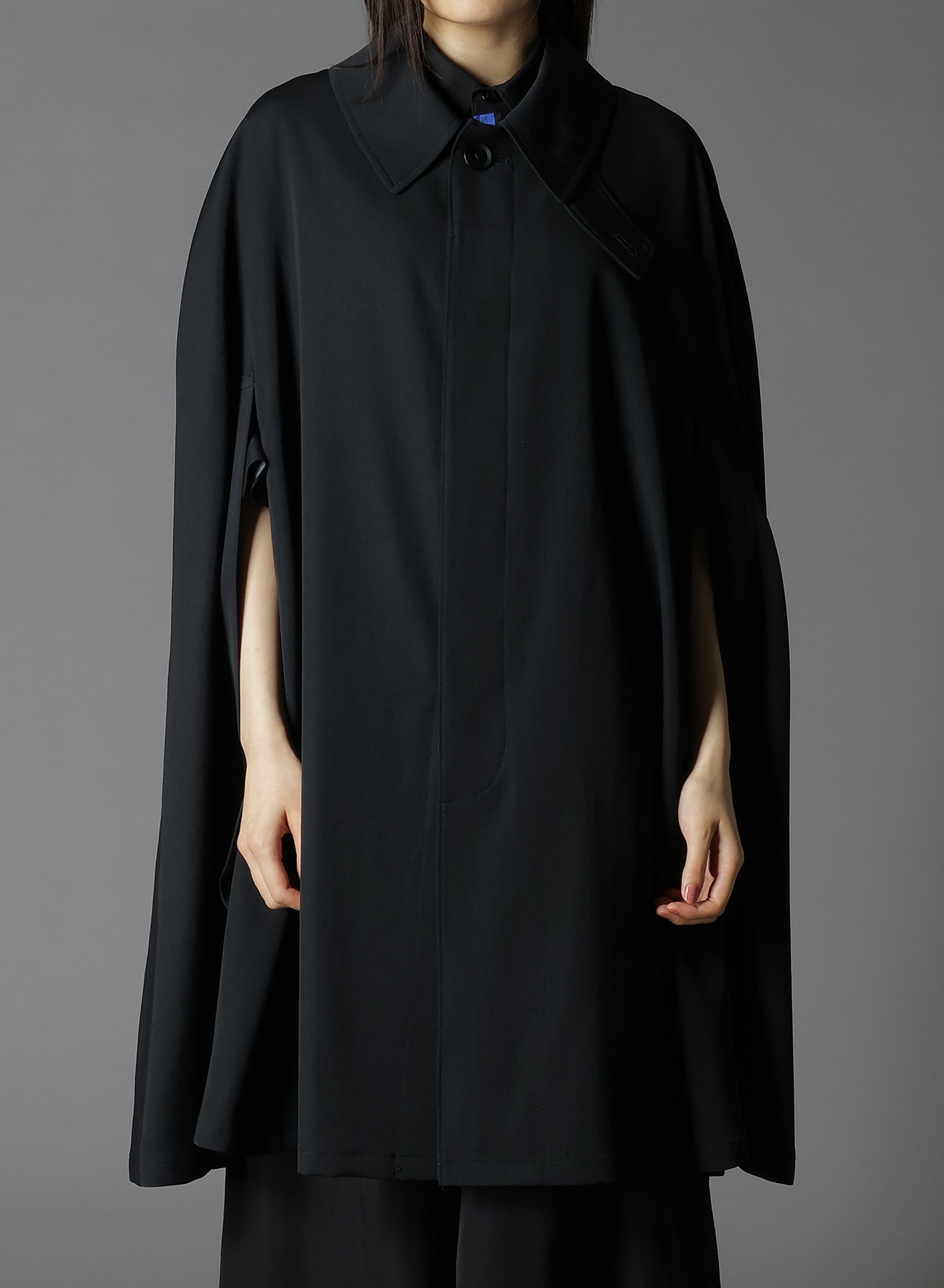 WOOL GABARDINE COLLARED CLOAK