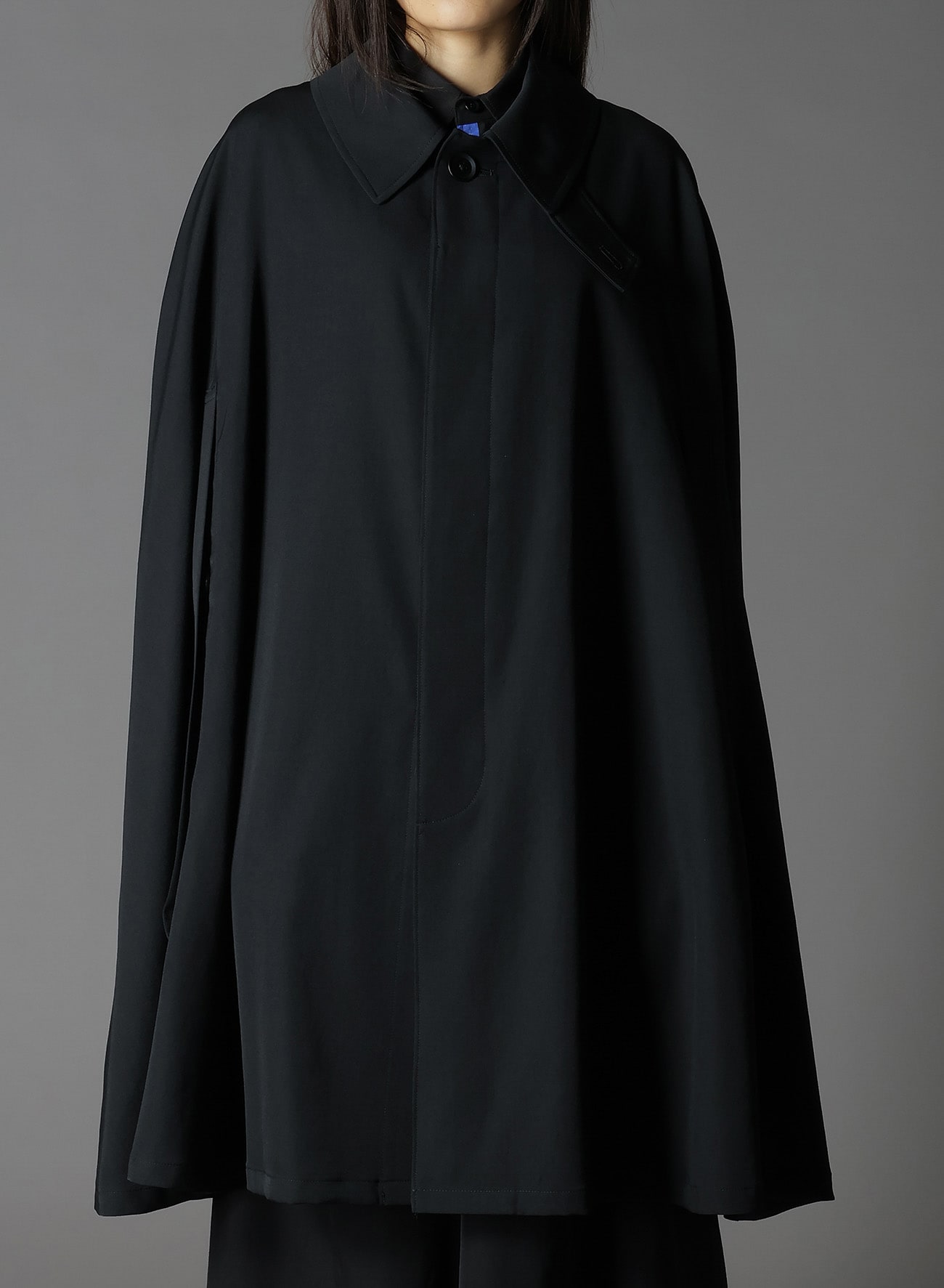 WOOL GABARDINE COLLARED CLOAK