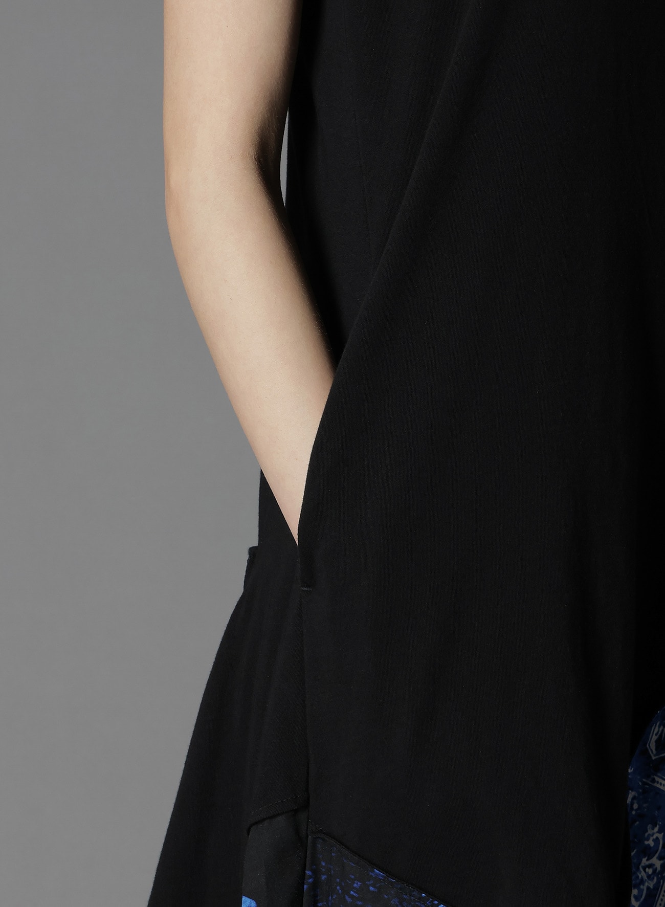 ULTIMA TRICOT+RAYON PRINT TILE PATTERN SQUARE T-DRESSES
