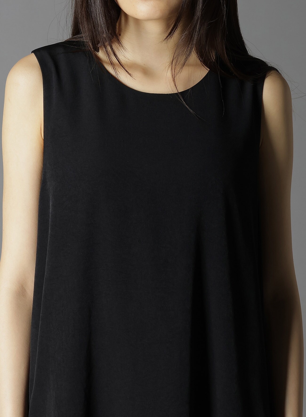 CREPE DE CHINE SLEEVELESS DRESSES