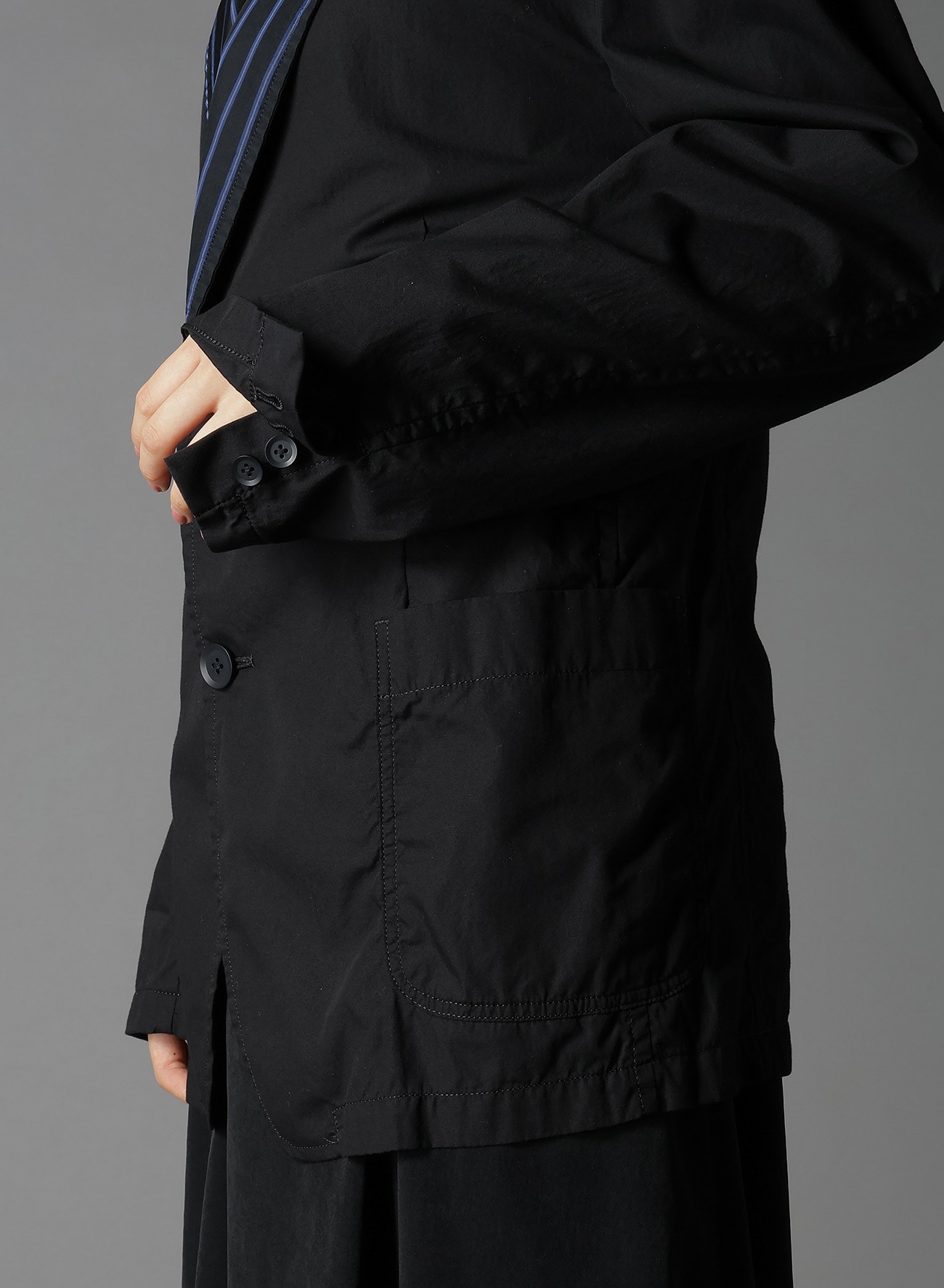 COTTON BROAD + CUPRA STRIPE STRIPE SWITCHING SHORT JACKET