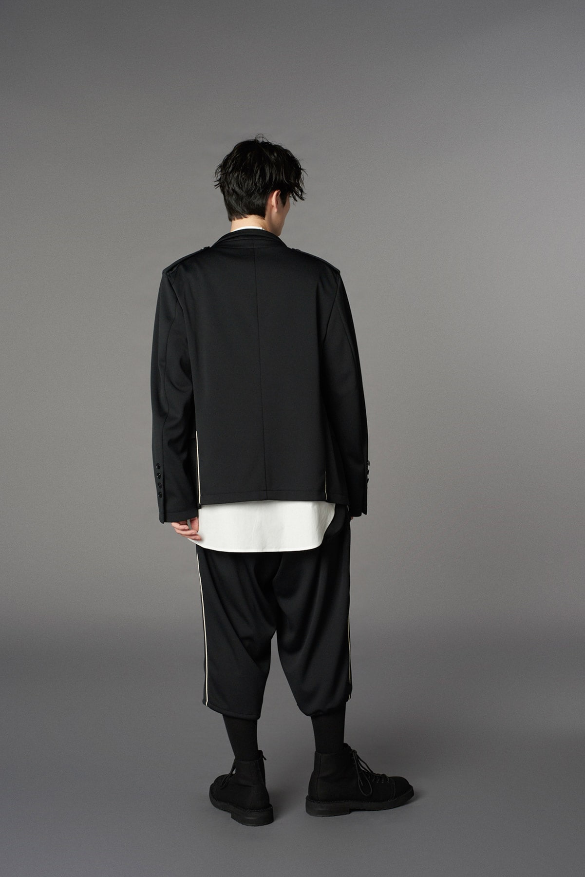 【1/17 10:00 Release】POLYESTER SMOOTH PIPING SHORT JACKET