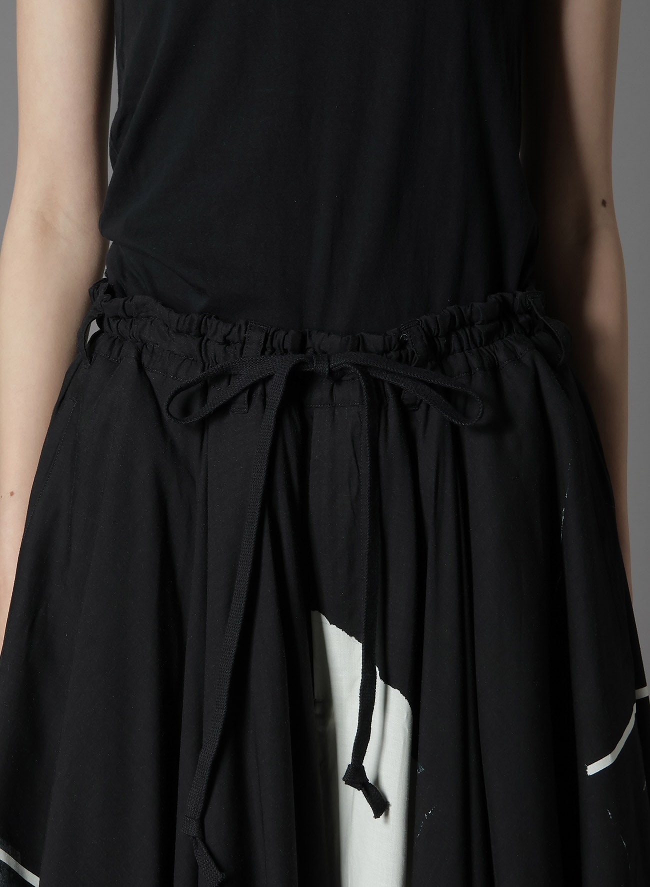 RAYON PRINT TORN PATTERN CIRCLE PANTS