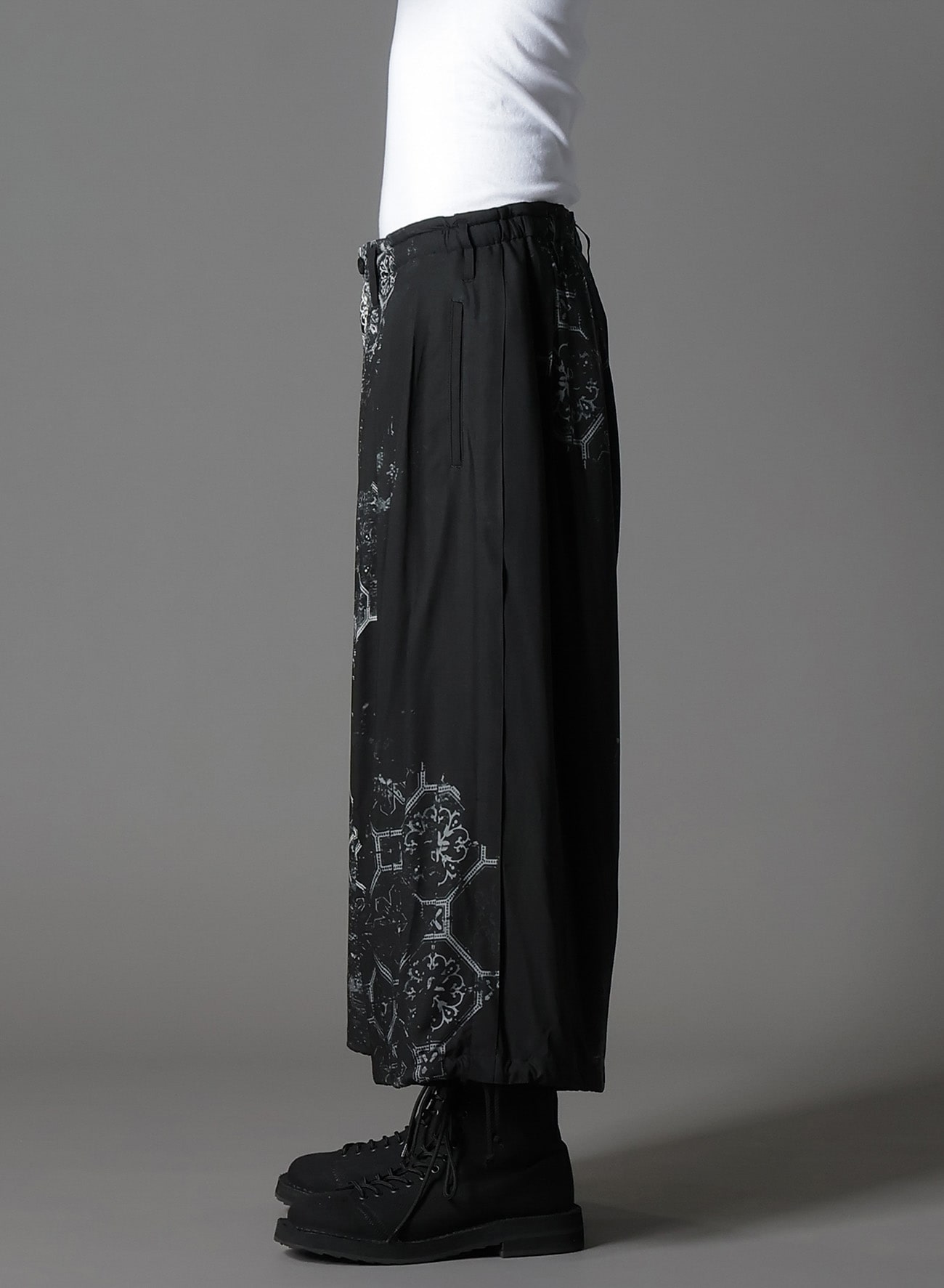 RAYON PRINT TILE PATTERN BALLOON PANTS
