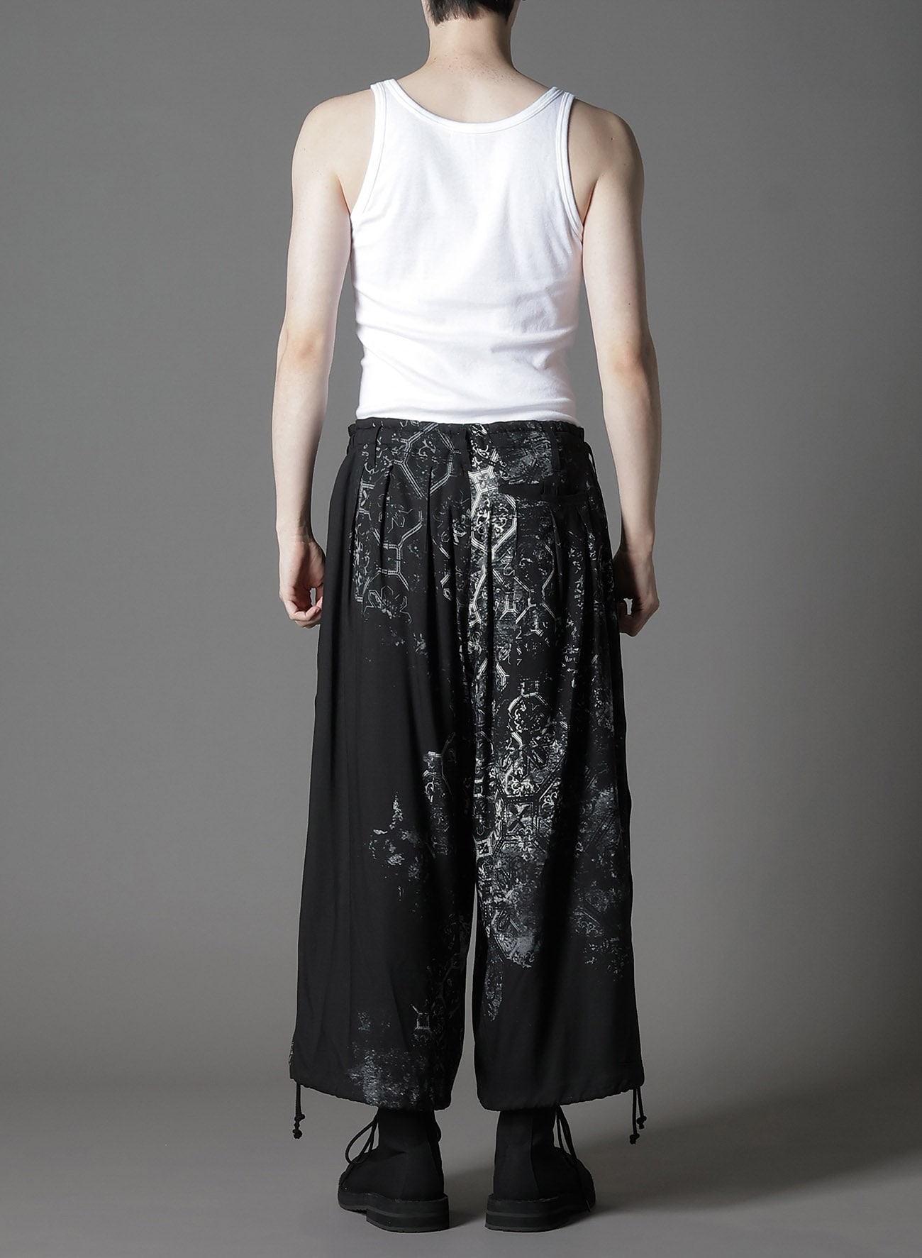 RAYON PRINT TILE PATTERN BALLOON PANTS