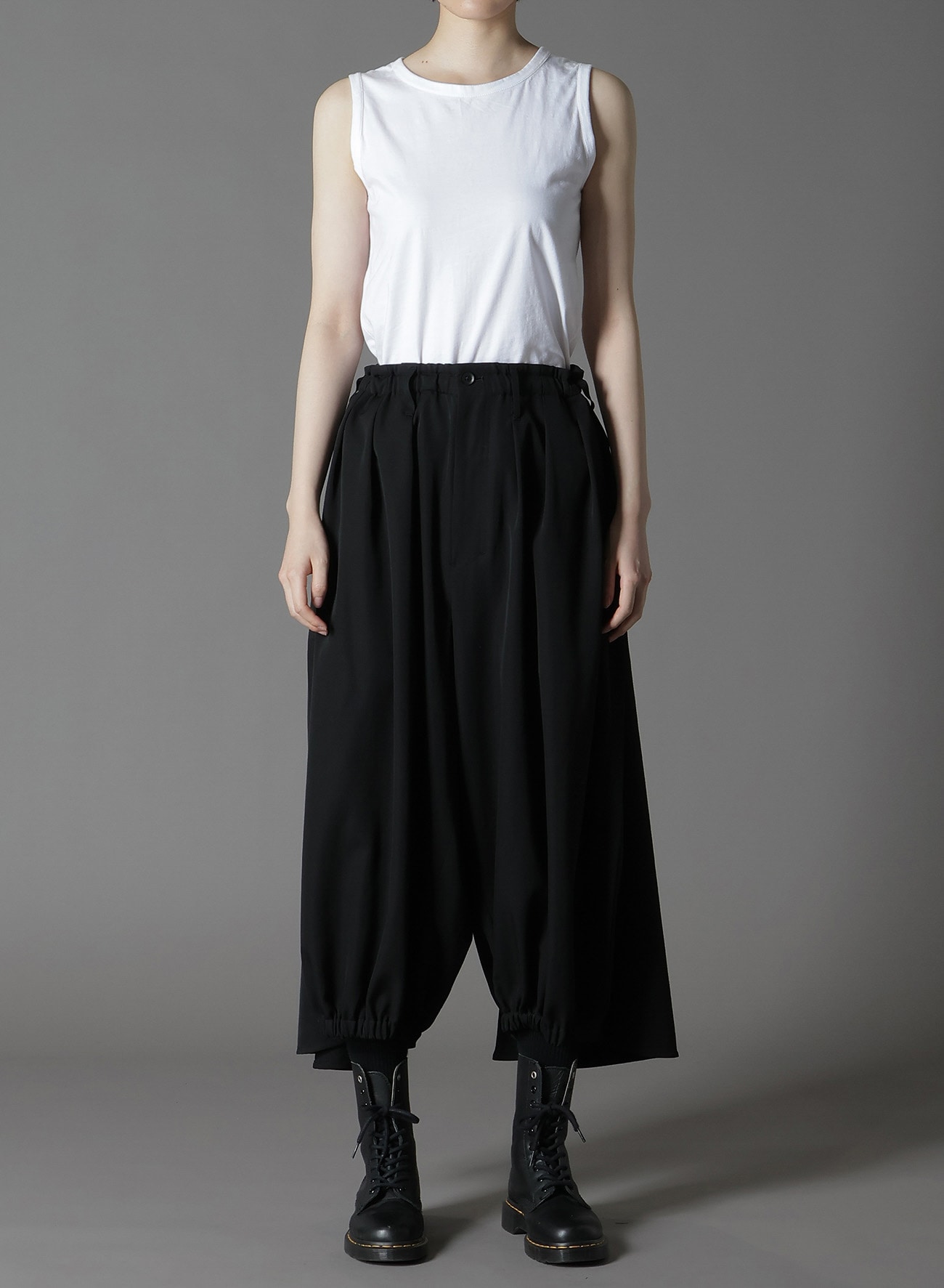 WOOL GABARDINE BALLOON CROW PANTS