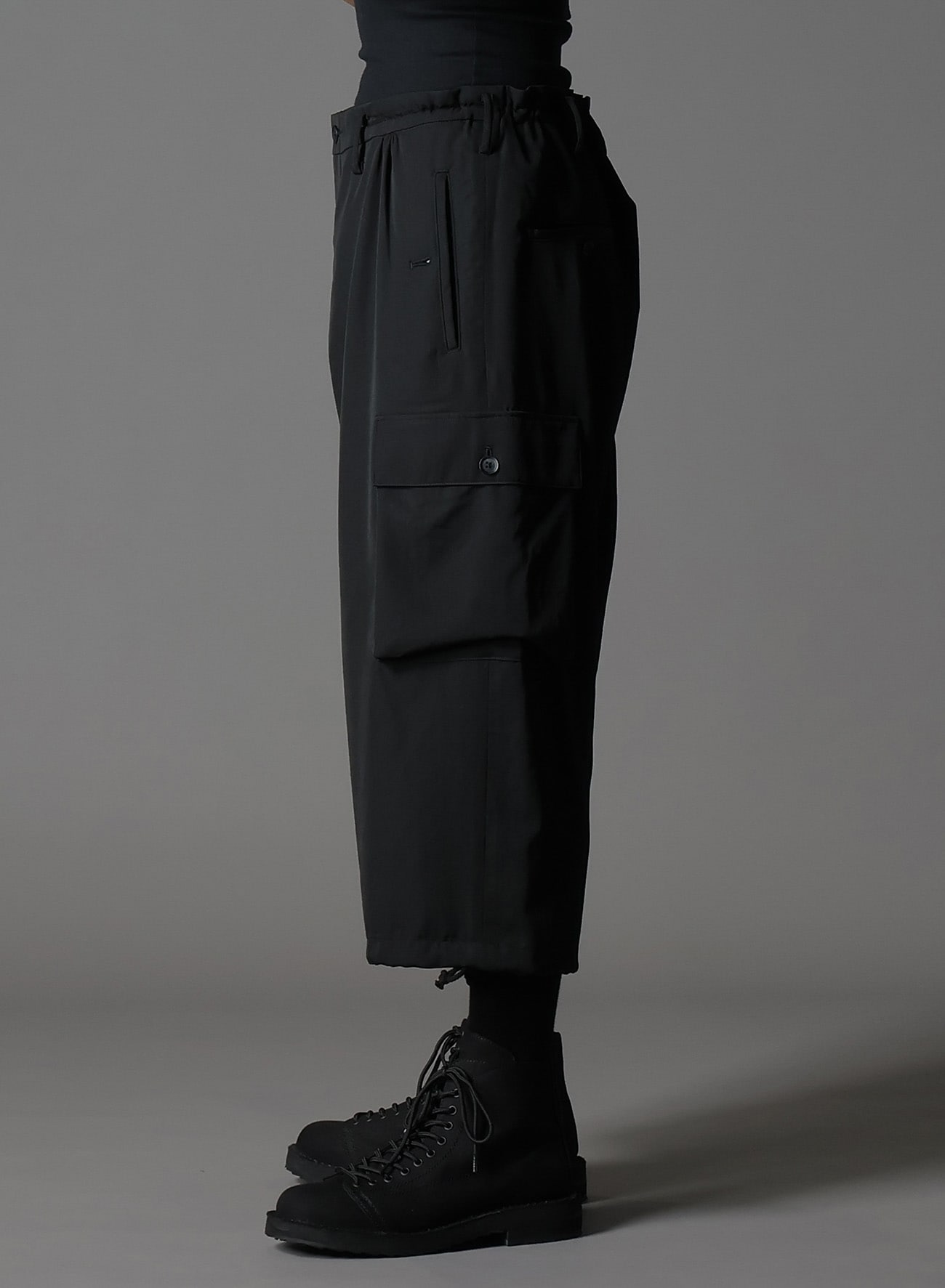 WOOL GABARDINE 3D HALF POCKET PANTS