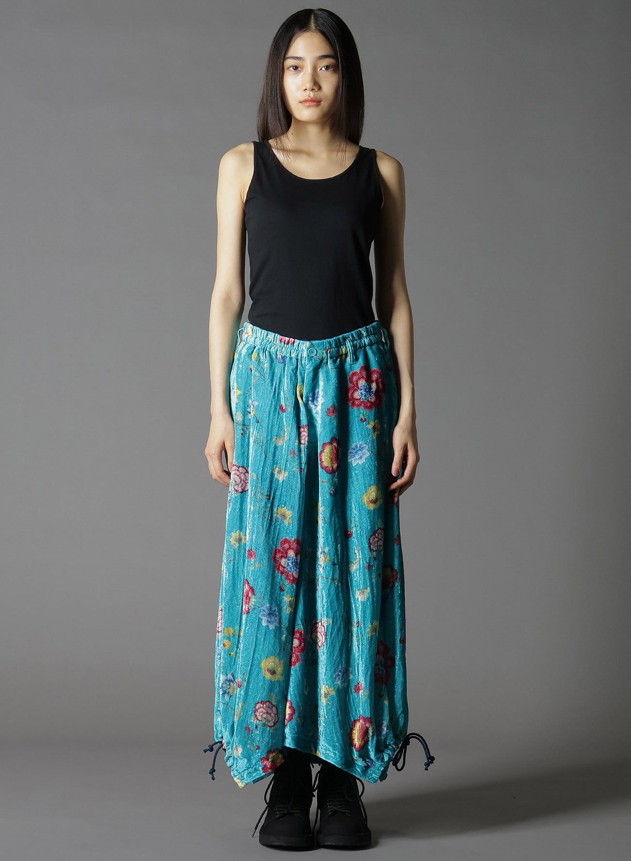 【1/17 10:00 Release】RAYON VELVET PRINT CHINESE FLOWER INSEAM BUTTON SAROUEL PANTS