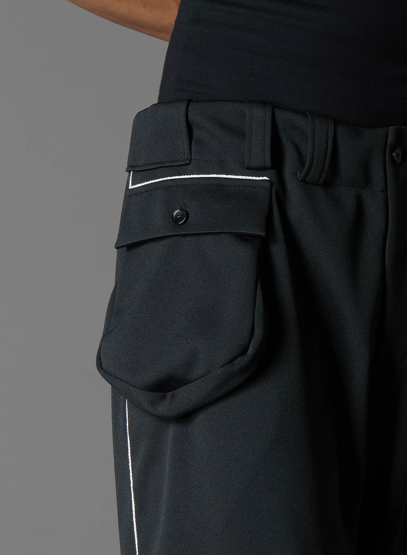 【1/17 10:00 Release】POLYESTER SMOOTH SHORT PANTS