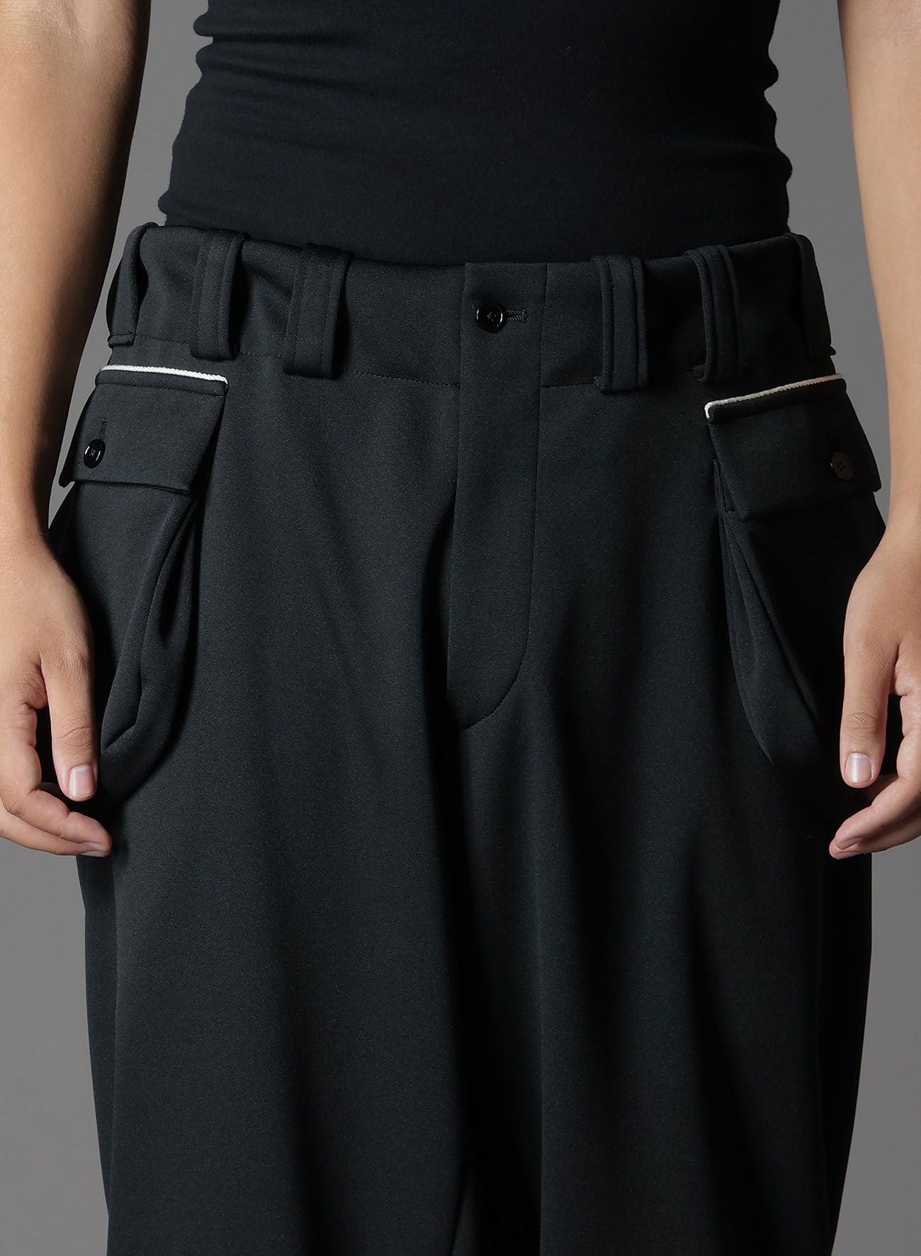 【1/17 10:00 Release】POLYESTER SMOOTH SHORT PANTS