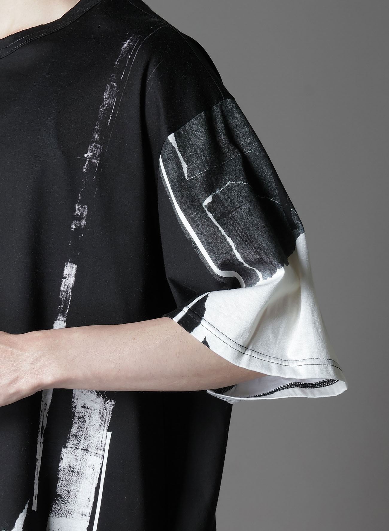 COTTON JERSEY TORN PATTERN HEM ROUND JUMBO T-SHIRT SHORT SLEEVES
