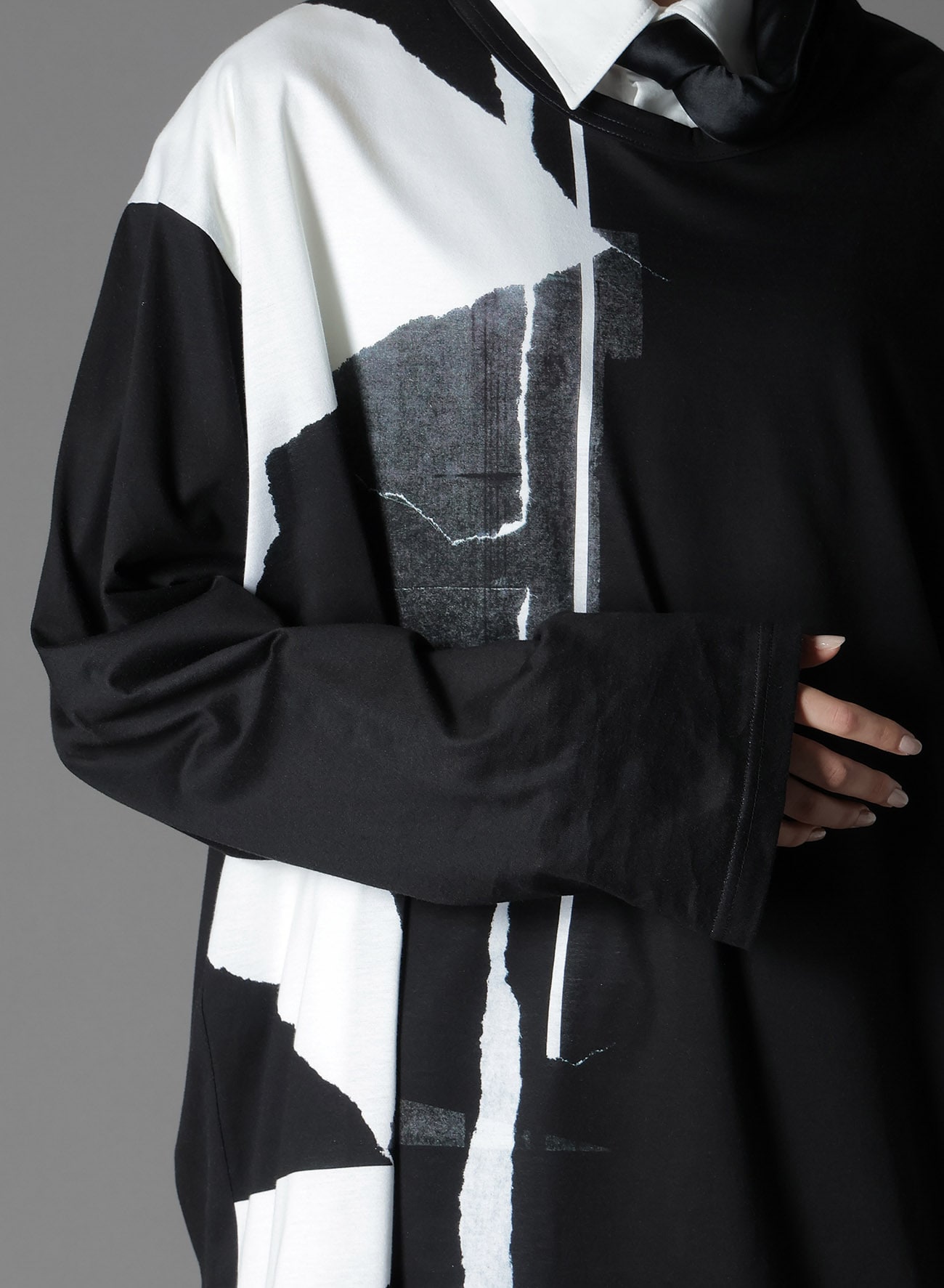 COTTON JERSEY TORN PATTERN HEM ROUND JUMBO T-SHIRT LONG SLEEVES