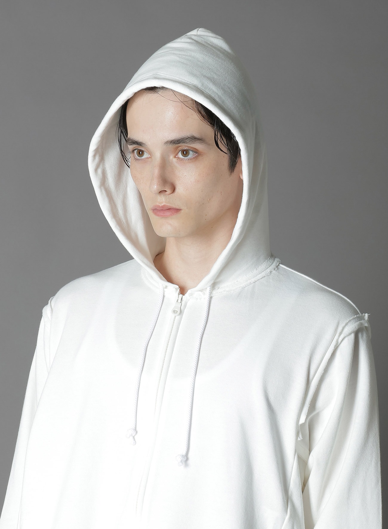 MINI PILE LINING CUT-OUT SIDE FLAP HOODIE