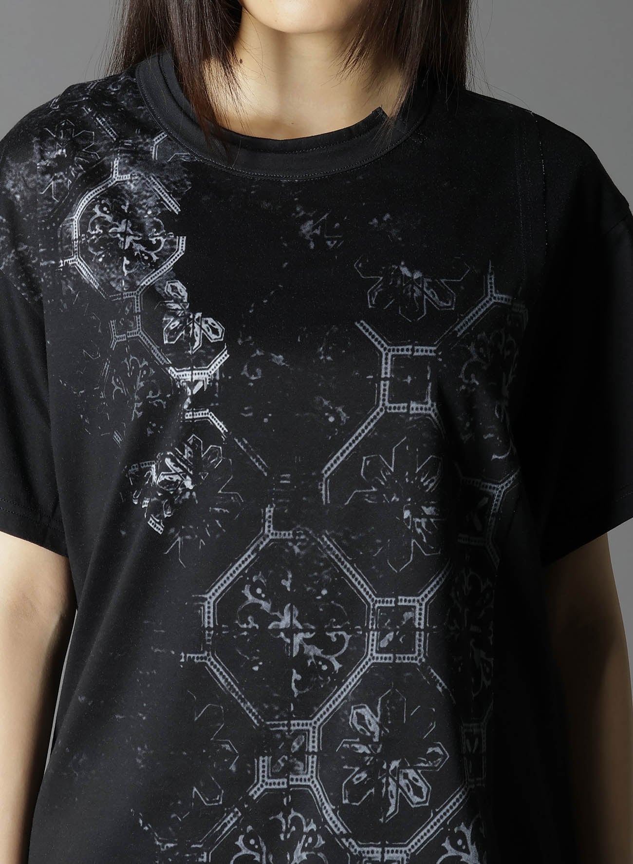 COTTON JERSEY TILE PATTERN T-SHIRT MIX TIERED T-SHIRT