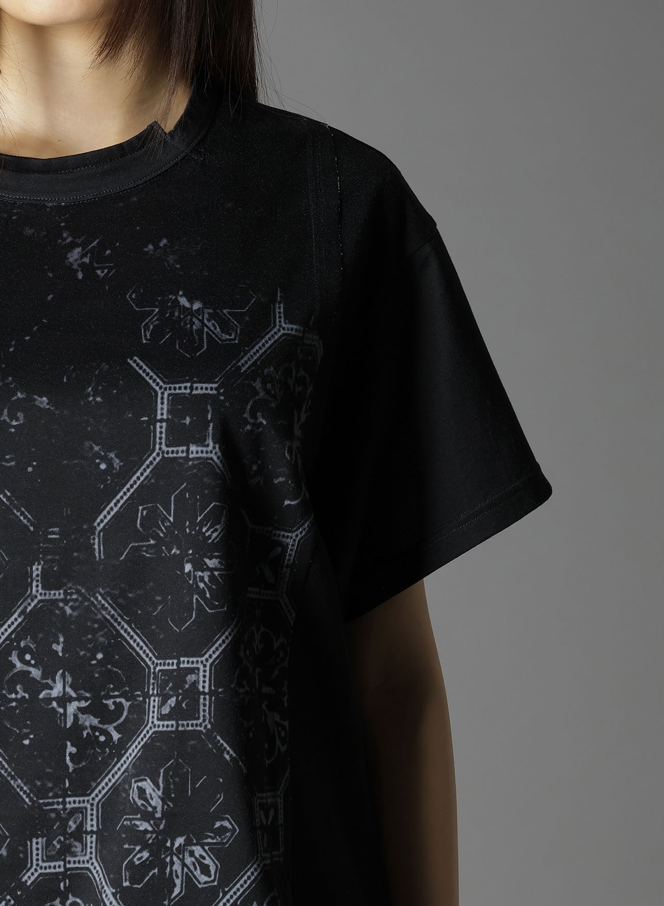 COTTON JERSEY TILE PATTERN T-SHIRT MIX TIERED T-SHIRT