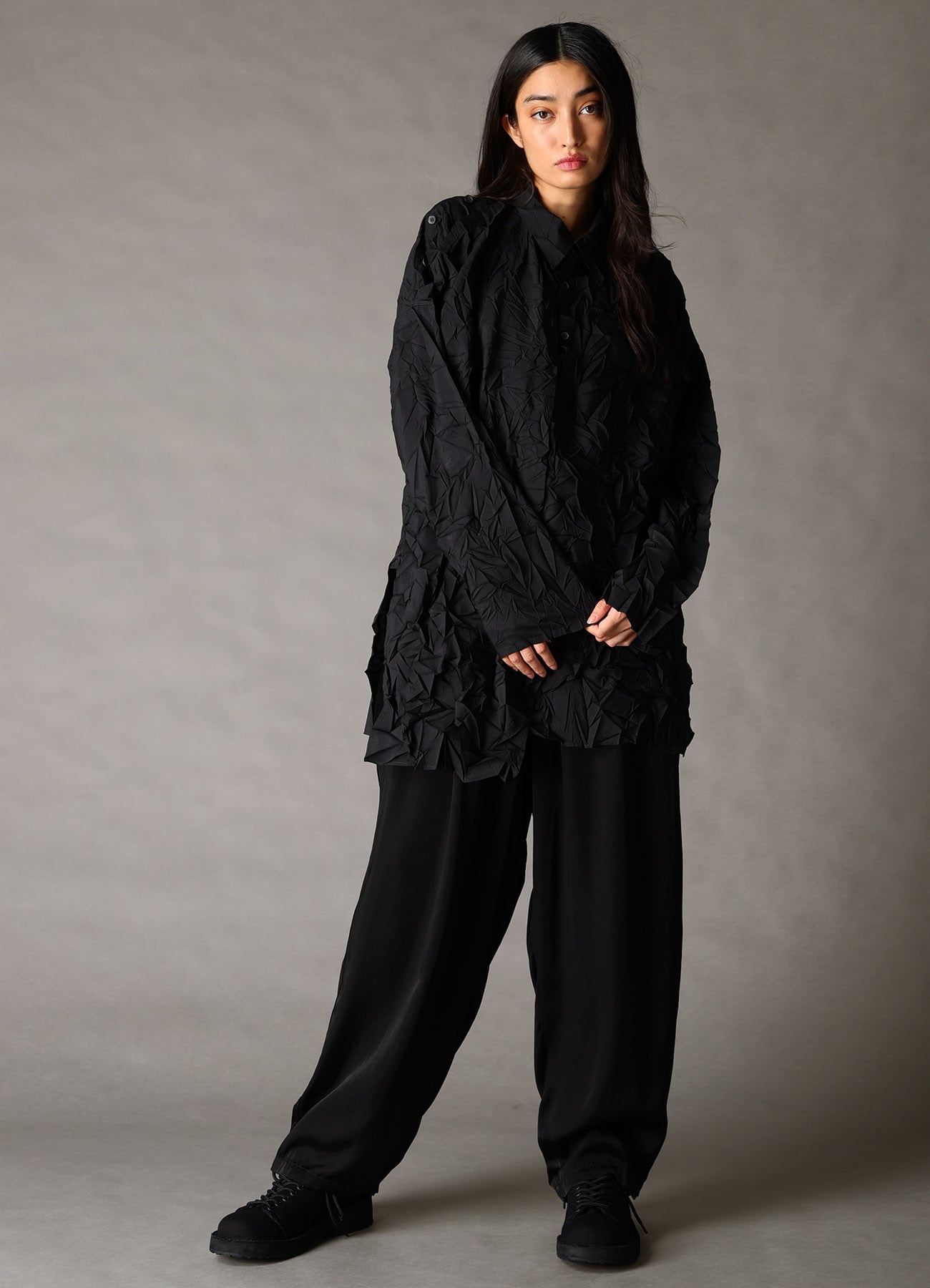 CRUSHED FABRIC DATCHED DOLMAN SHIRT