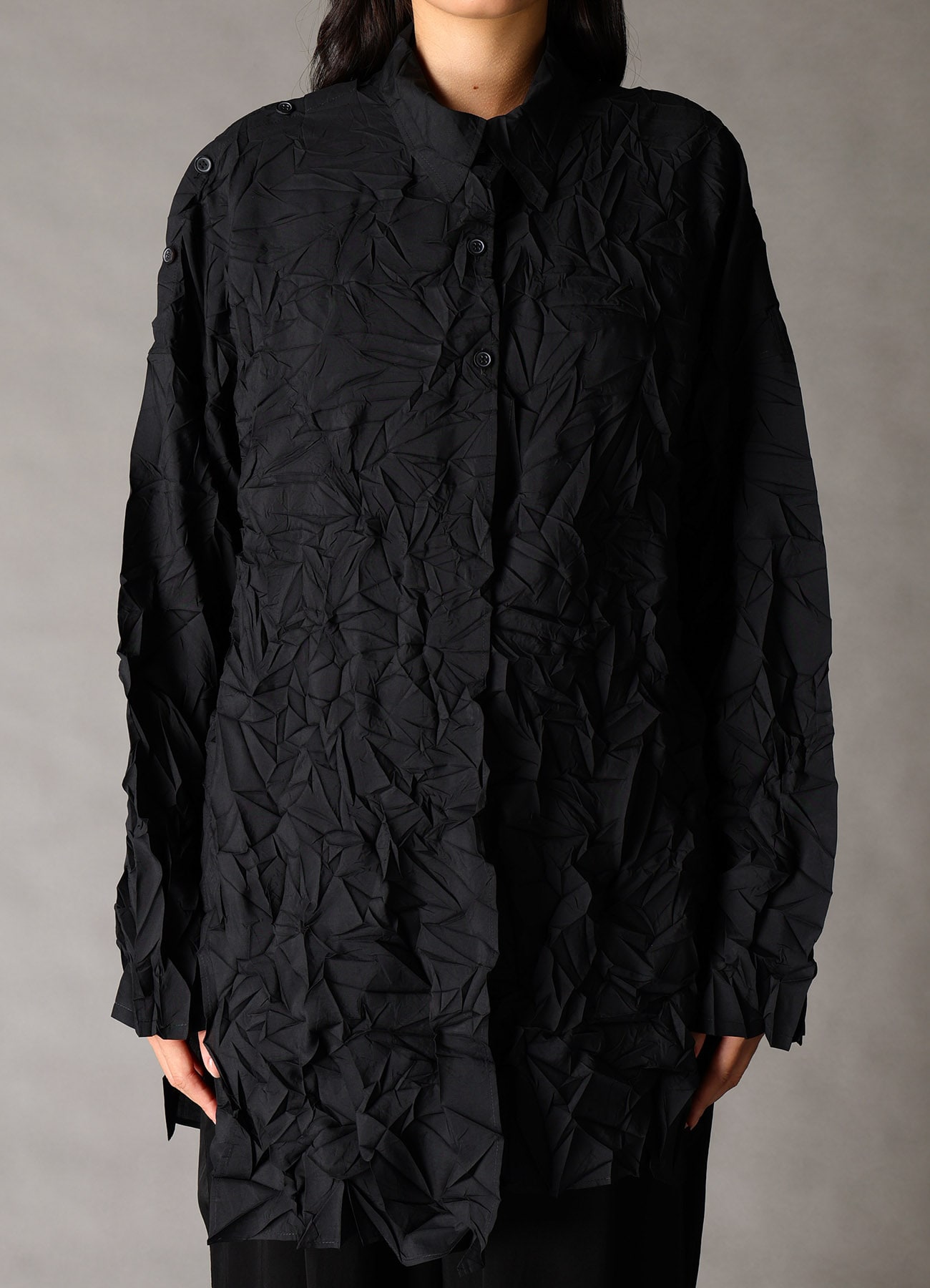 CRUSHED FABRIC DATCHED DOLMAN SHIRT