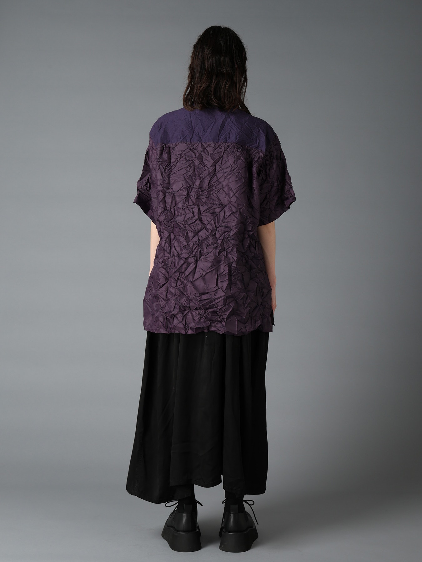 CRUSHED FABRIC SHORT SLEEVE SHIRT