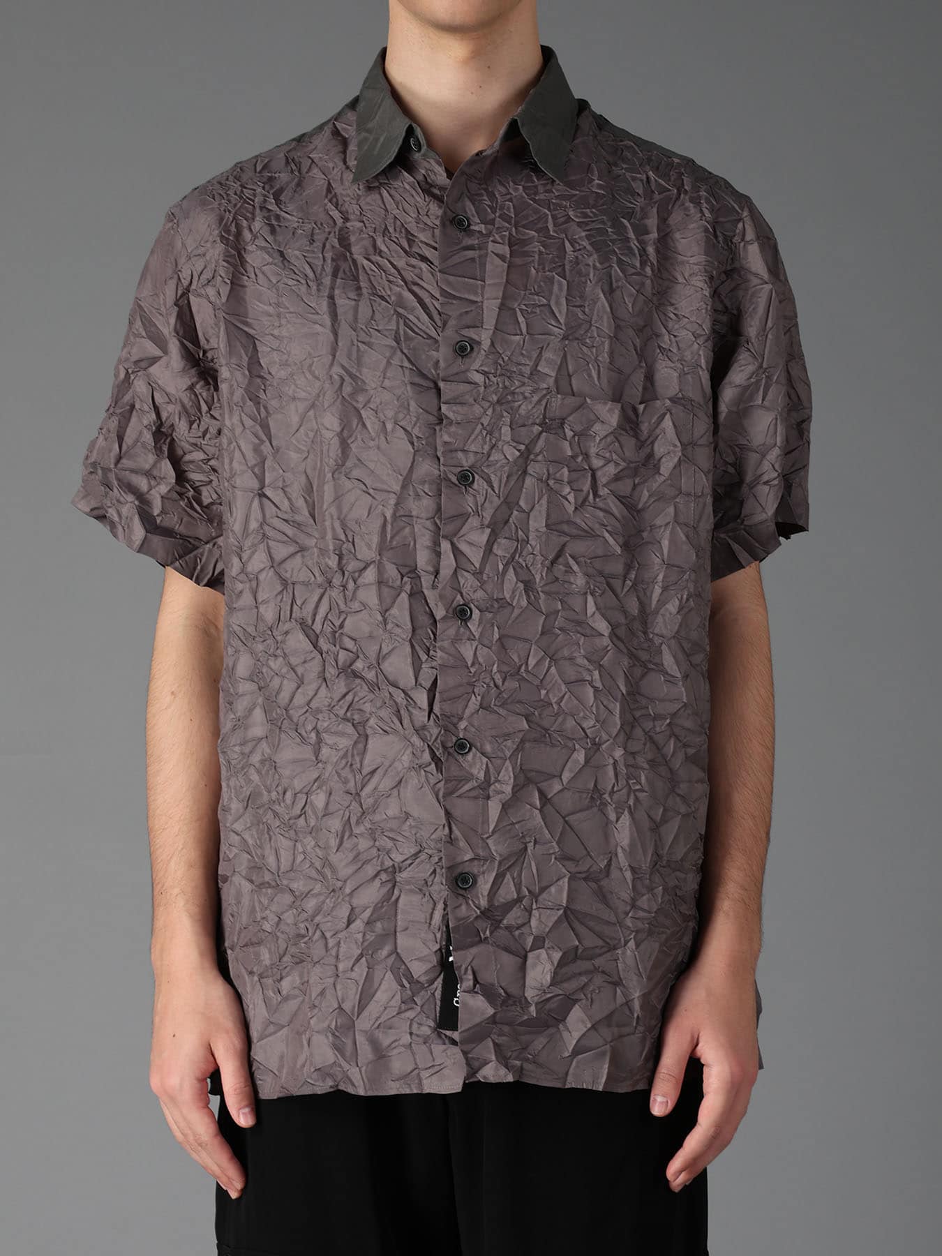 CRUSHED FABRIC SHORT SLEEVE SHIRT