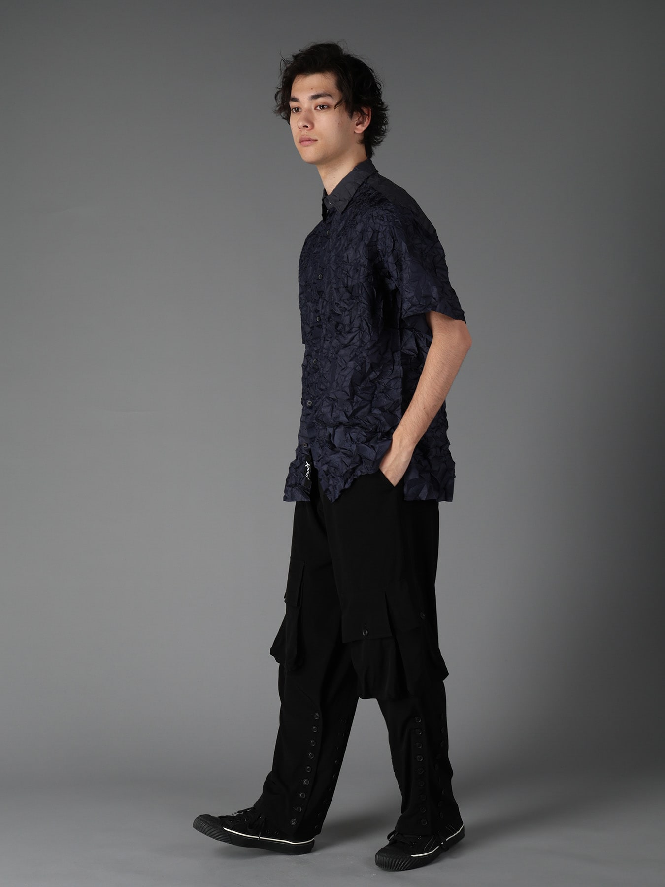 CRUSHED FABRIC SHORT SLEEVE SHIRT