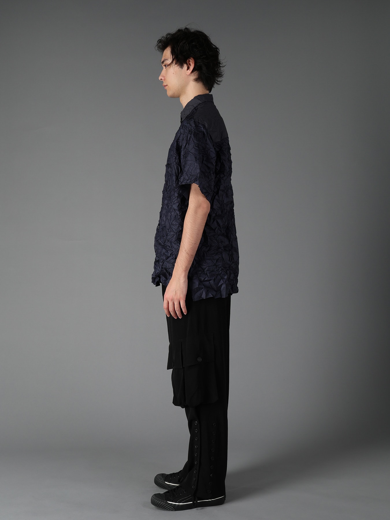 CRUSHED FABRIC SHORT SLEEVE SHIRT