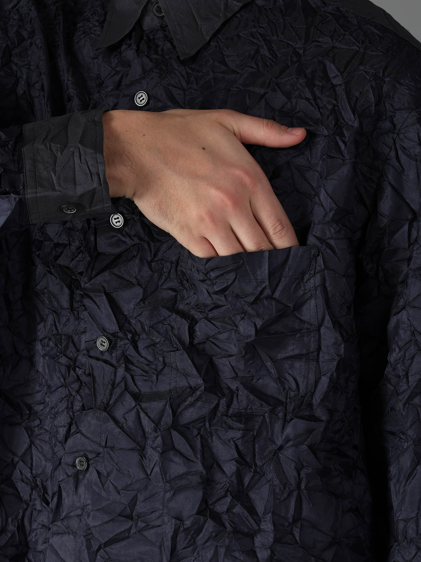 CRUSHED FABRIC LONG SLEEVE SHIRT