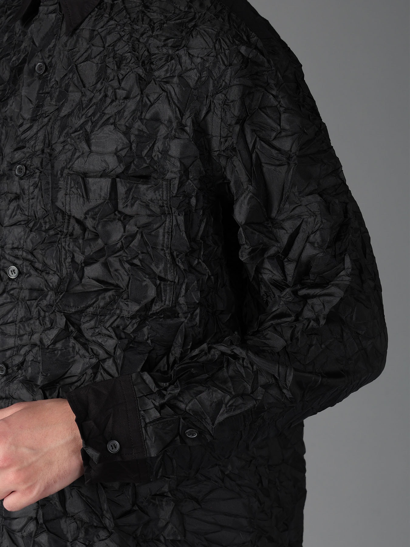 CRUSHED FABRIC LONG SLEEVE SHIRT-BLACK