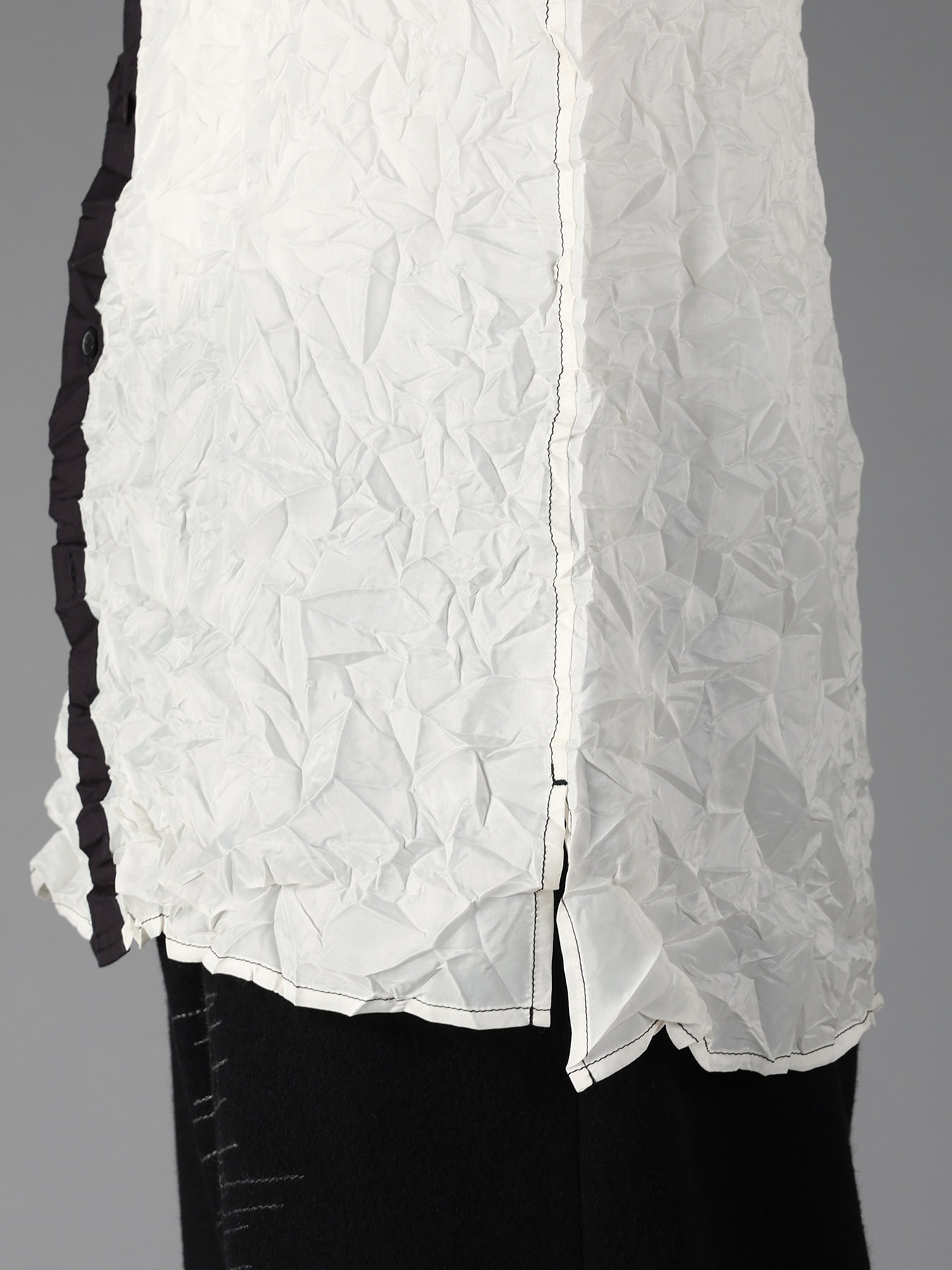 CRUSHED FABRIC LONG SLEEVE SHIRT-BLACK × WHITE