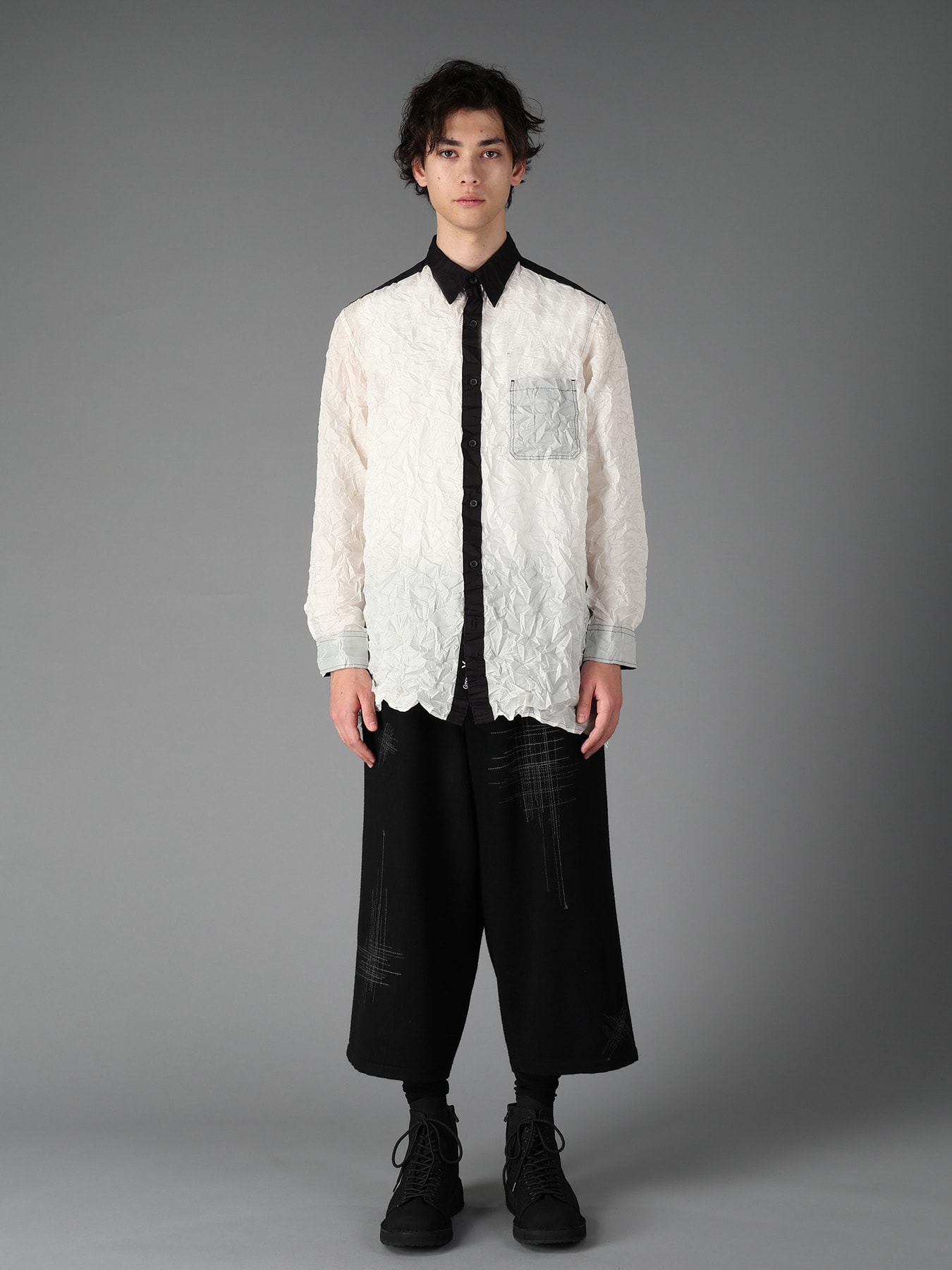 CRUSHED FABRIC LONG SLEEVE SHIRT-BLACK × WHITE