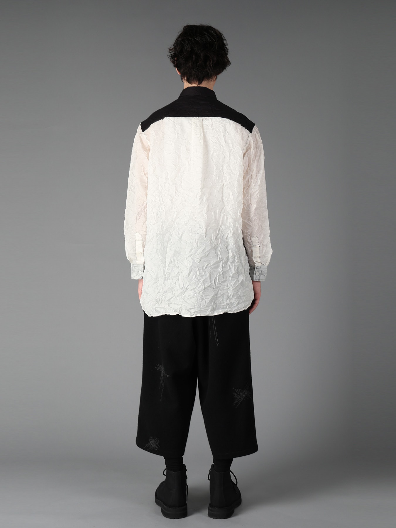 CRUSHED FABRIC LONG SLEEVE SHIRT-BLACK × WHITE