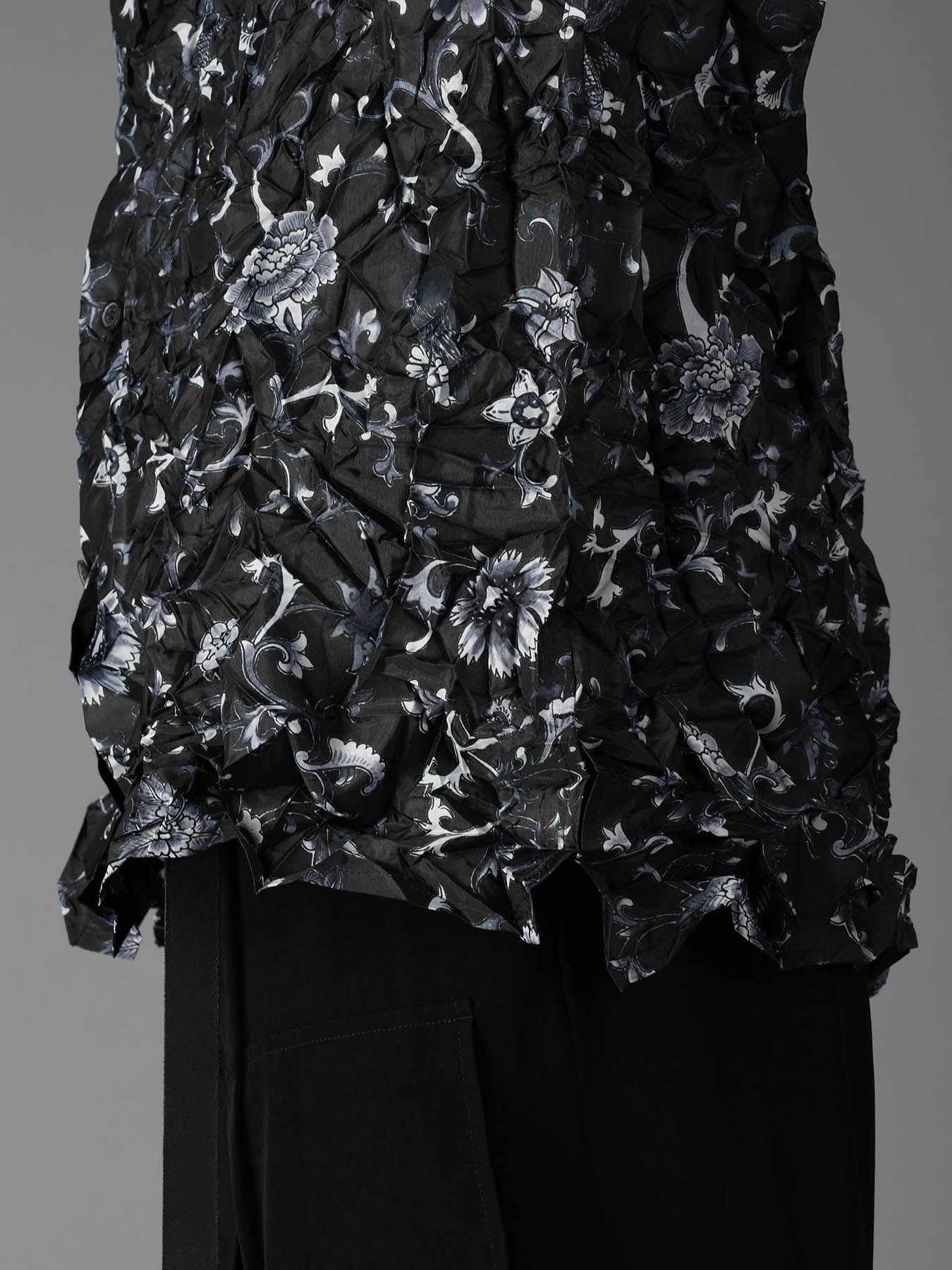 CRUSHED FABRIC BOTANICAL ARABESQUE PRINT SHIRT