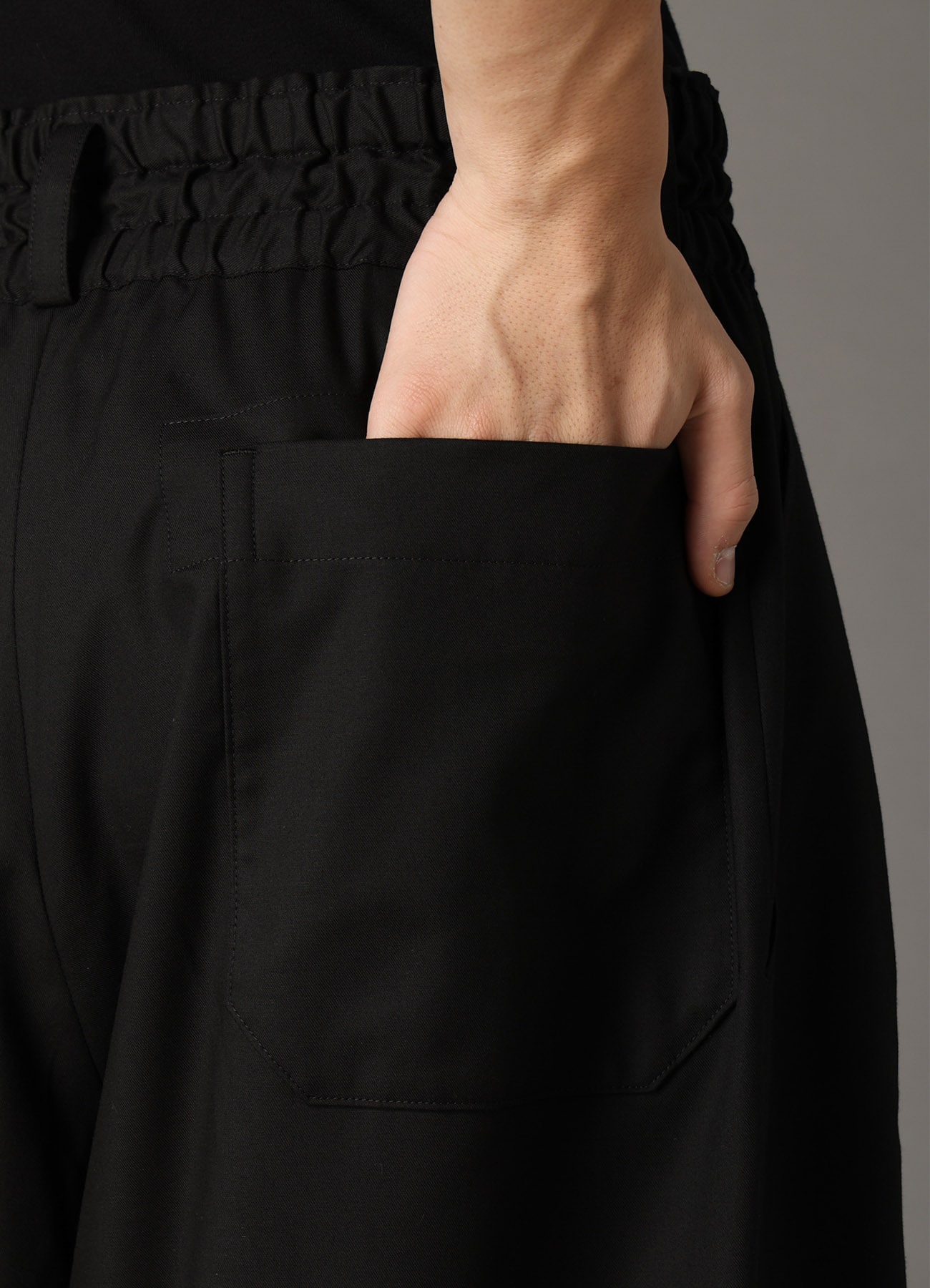 TR TWILL TWO TUCK SHORT PANTS