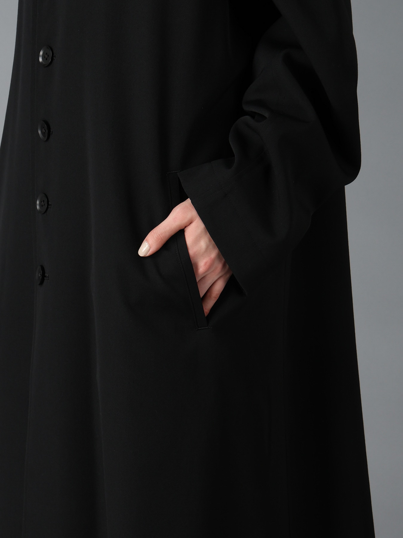 WOOL GABARDINE 8-BUTTON COAT
