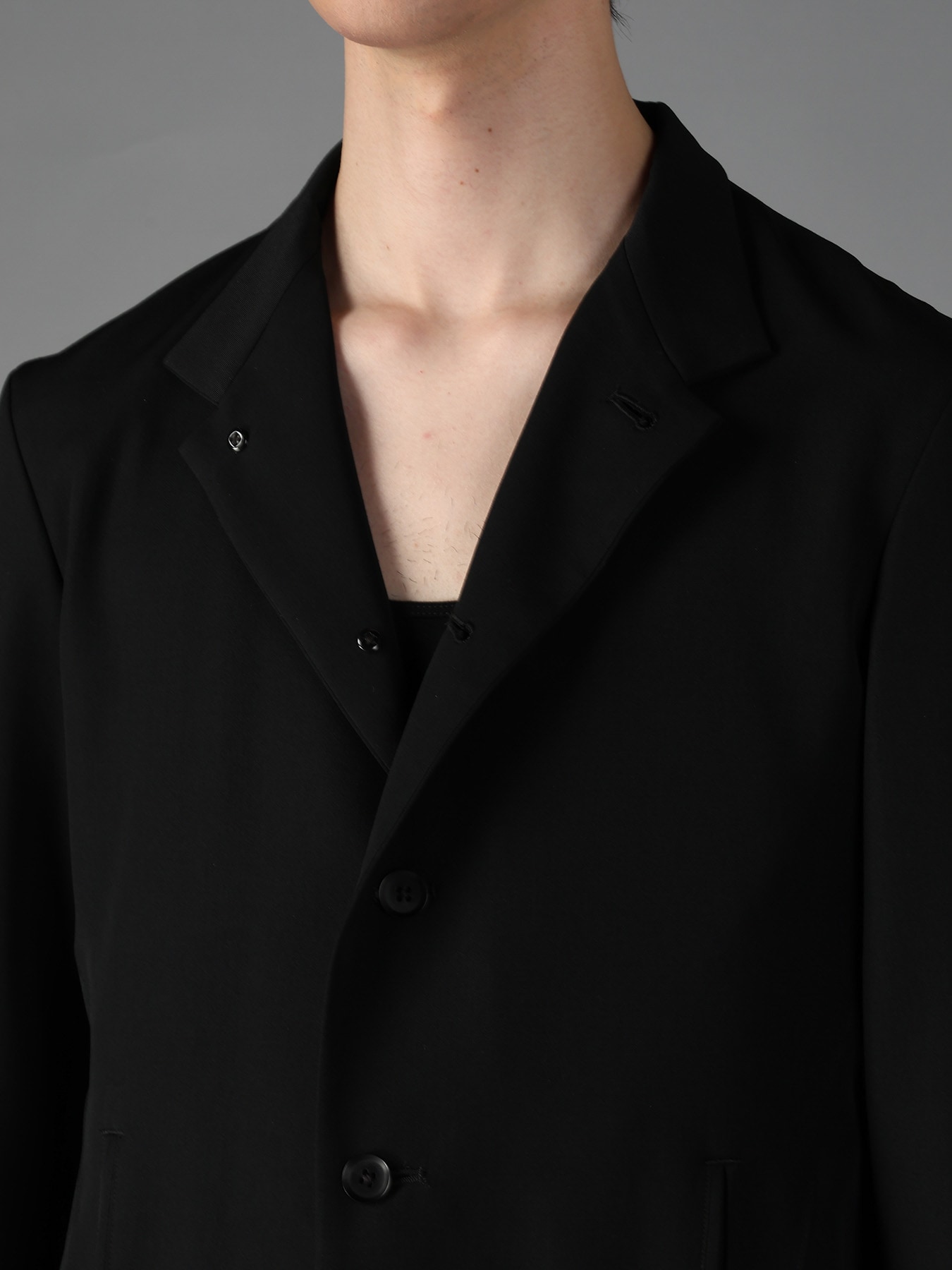 WOOL GABARDINE FRONT-DROP SHORT JACKET