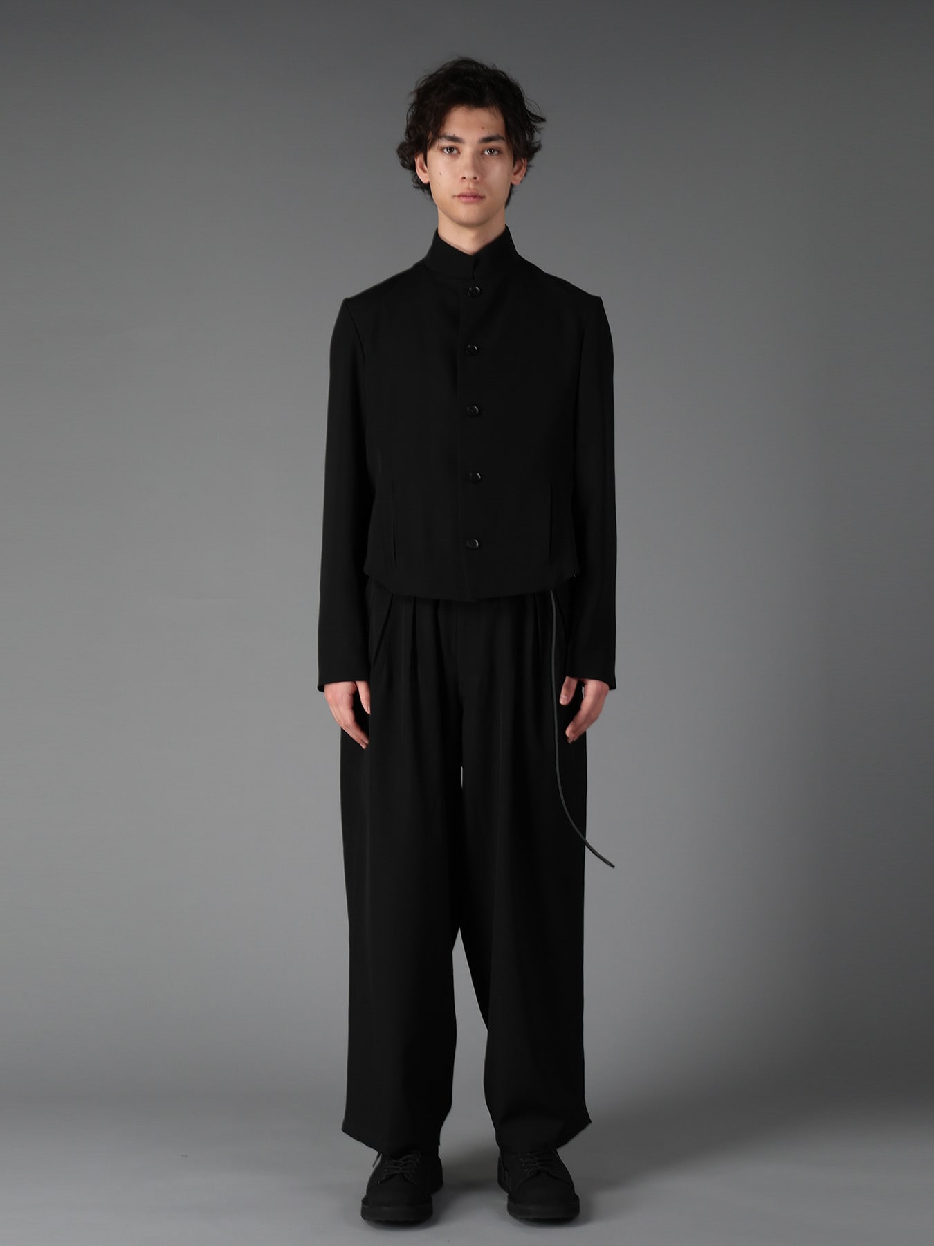 WOOL GABARDINE FRONT-DROP SHORT JACKET