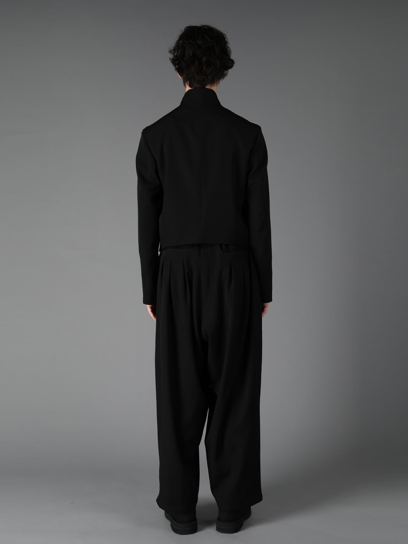 WOOL GABARDINE FRONT-DROP SHORT JACKET