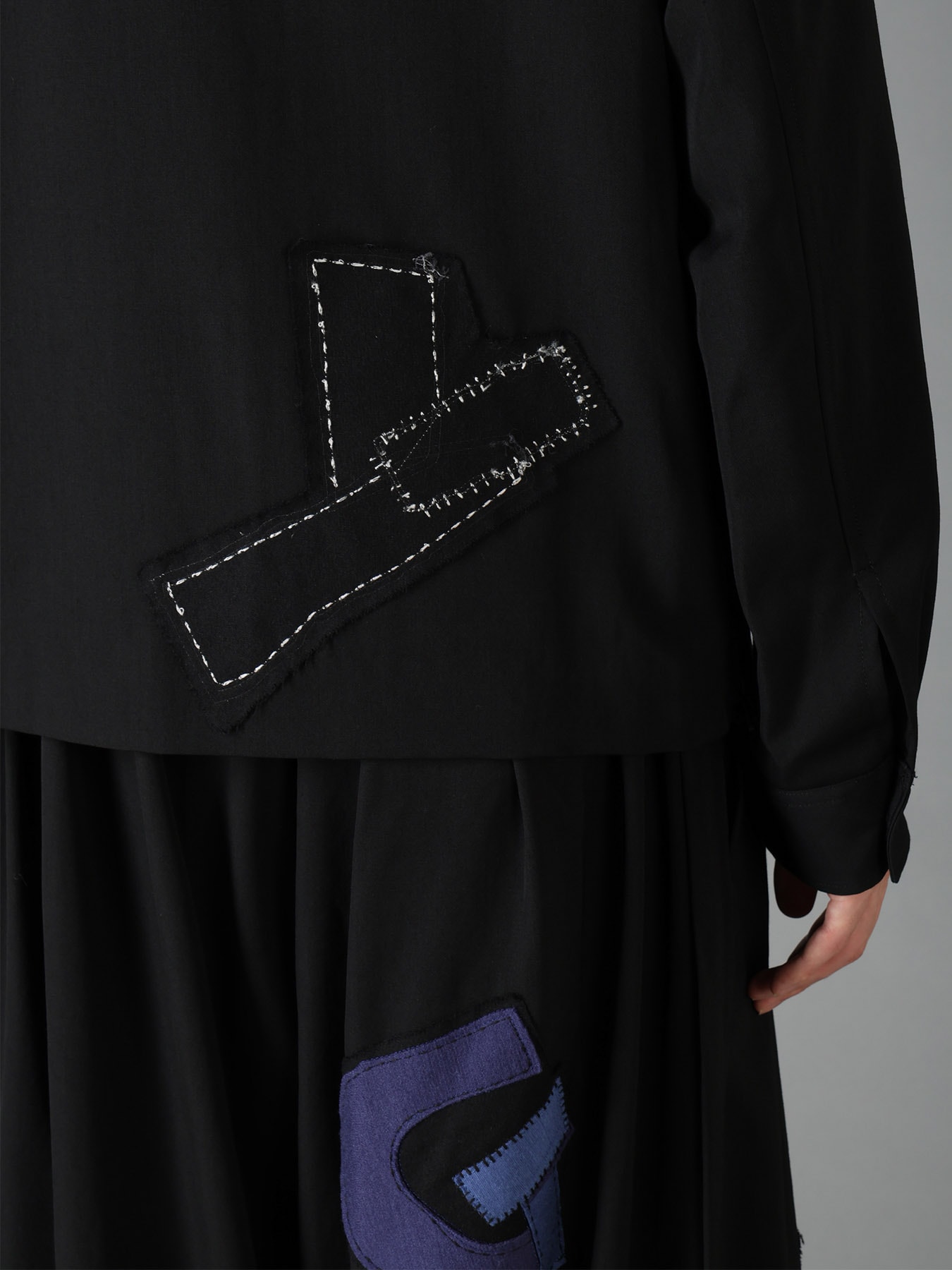 WOOL GABARDINE APPLIQUE ZIP JACKET