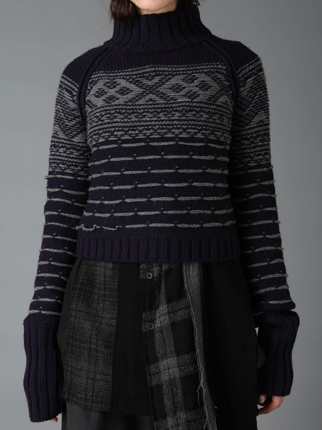 BULKY REVERSE JACQUARD SHORT PULLOVER KNIT