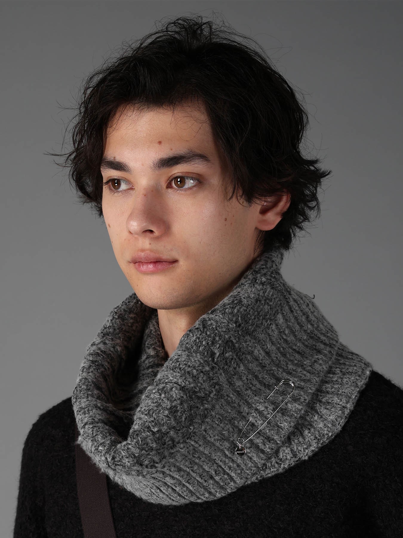 FLUFFY TUBE YARN CABLE KNIT SNOOD