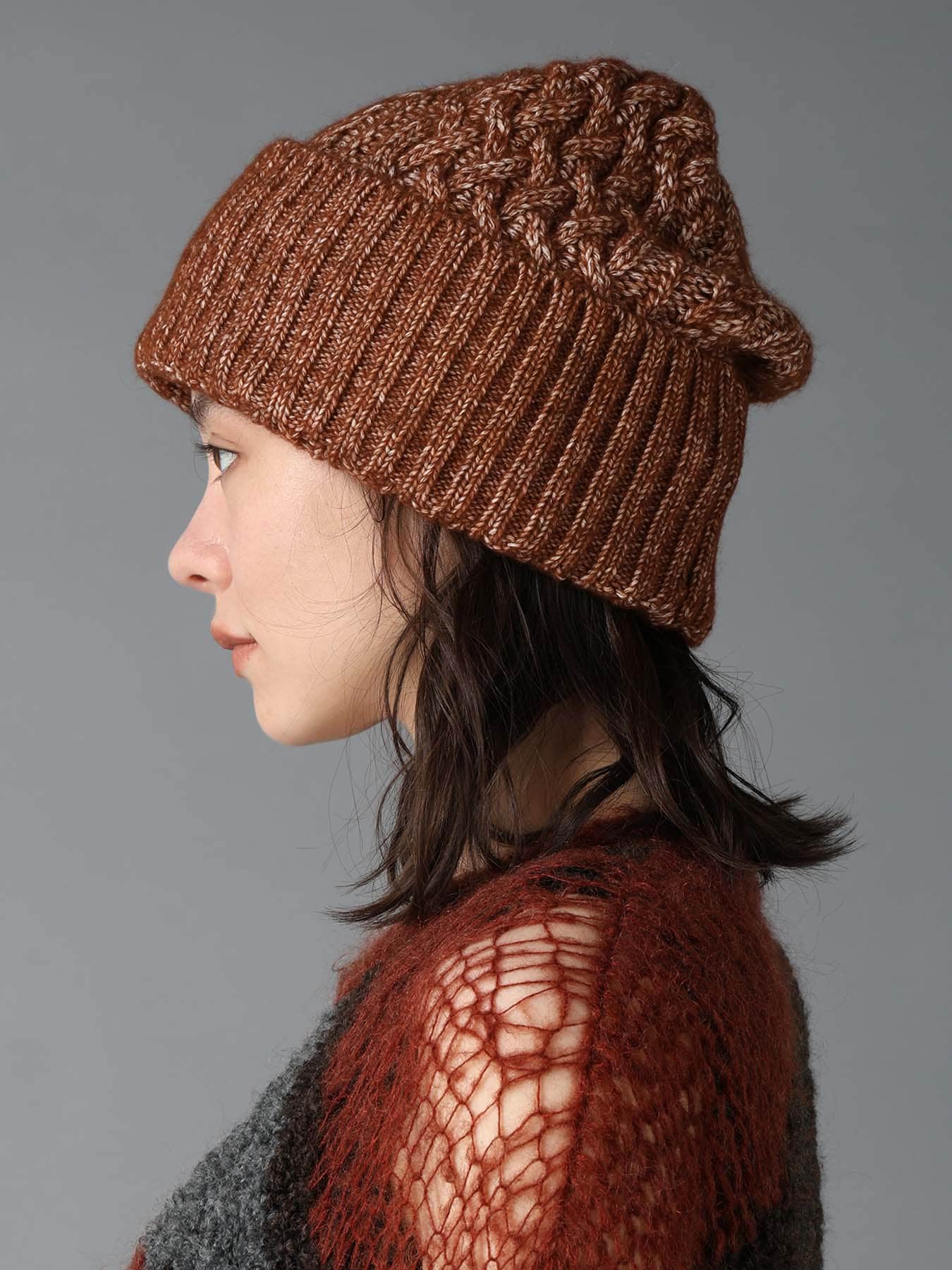 FLUFFY TUBE YARN CABLE KNIT CAP