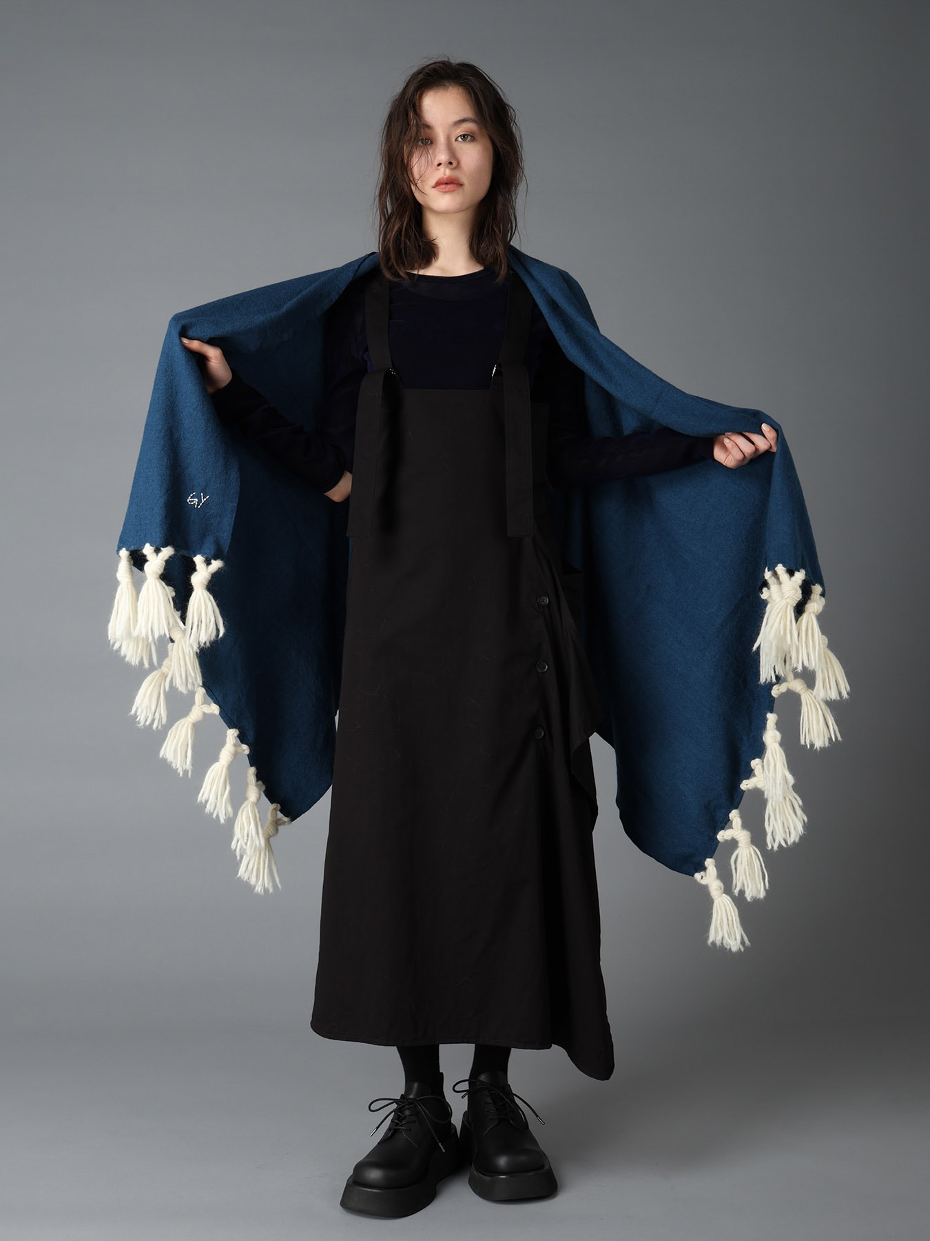 MILLING WOOL FRINGED STOLE