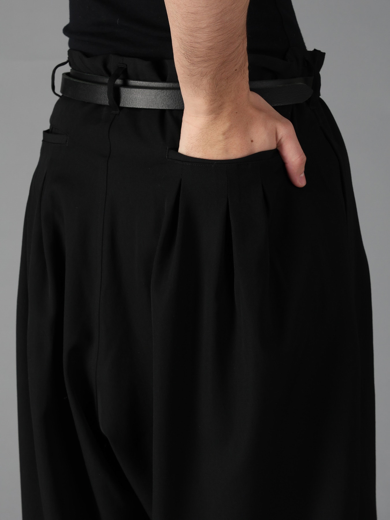 WOOL GABARDINE 12-TUCK PANTS