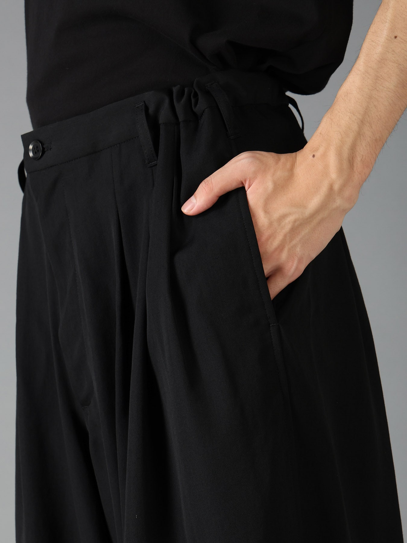 WOOL GABARDINE APPLIQUE 12 TUCK PANTS