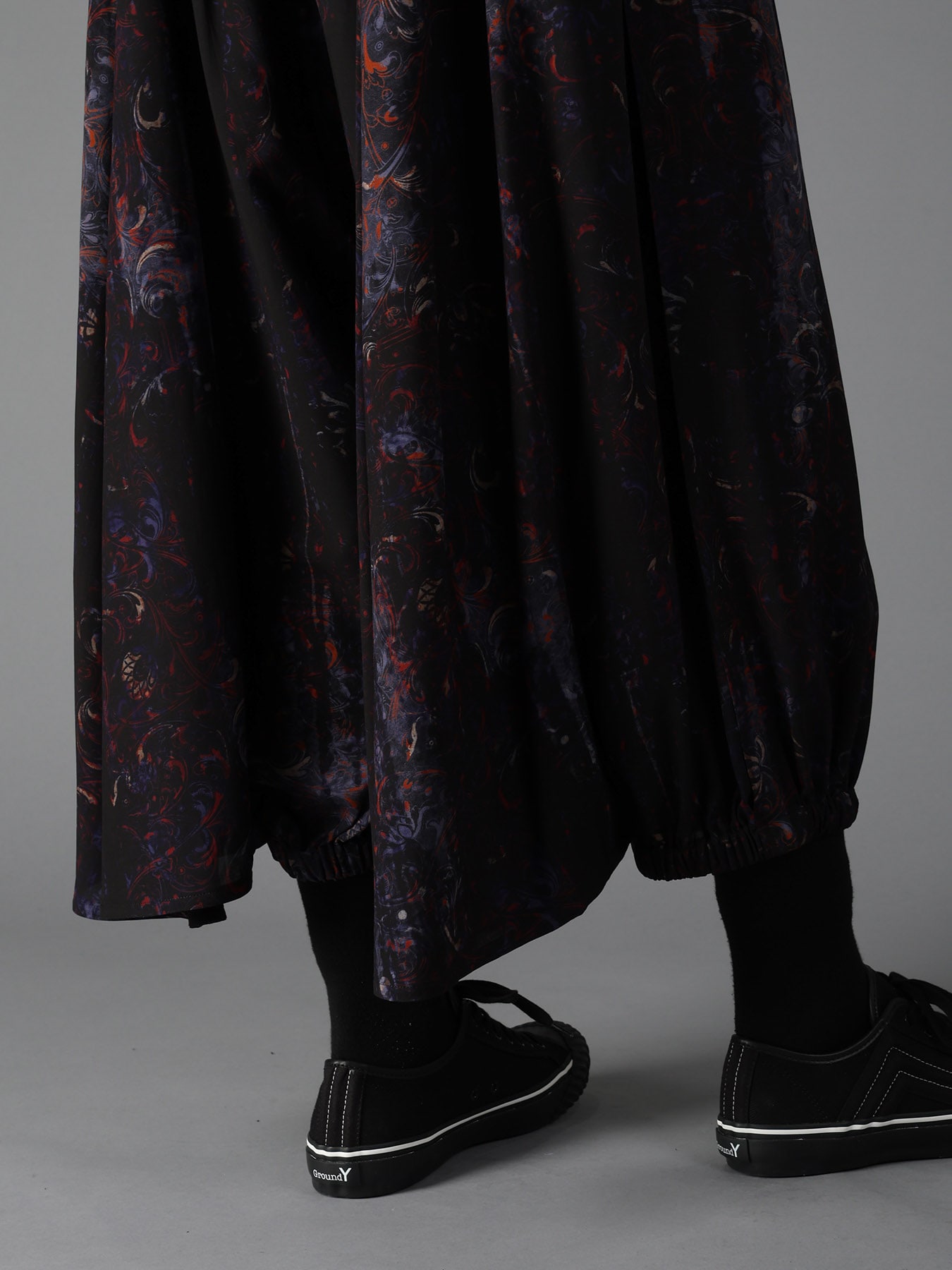 RAYON PAISLEY BALLOON CROW PANTS