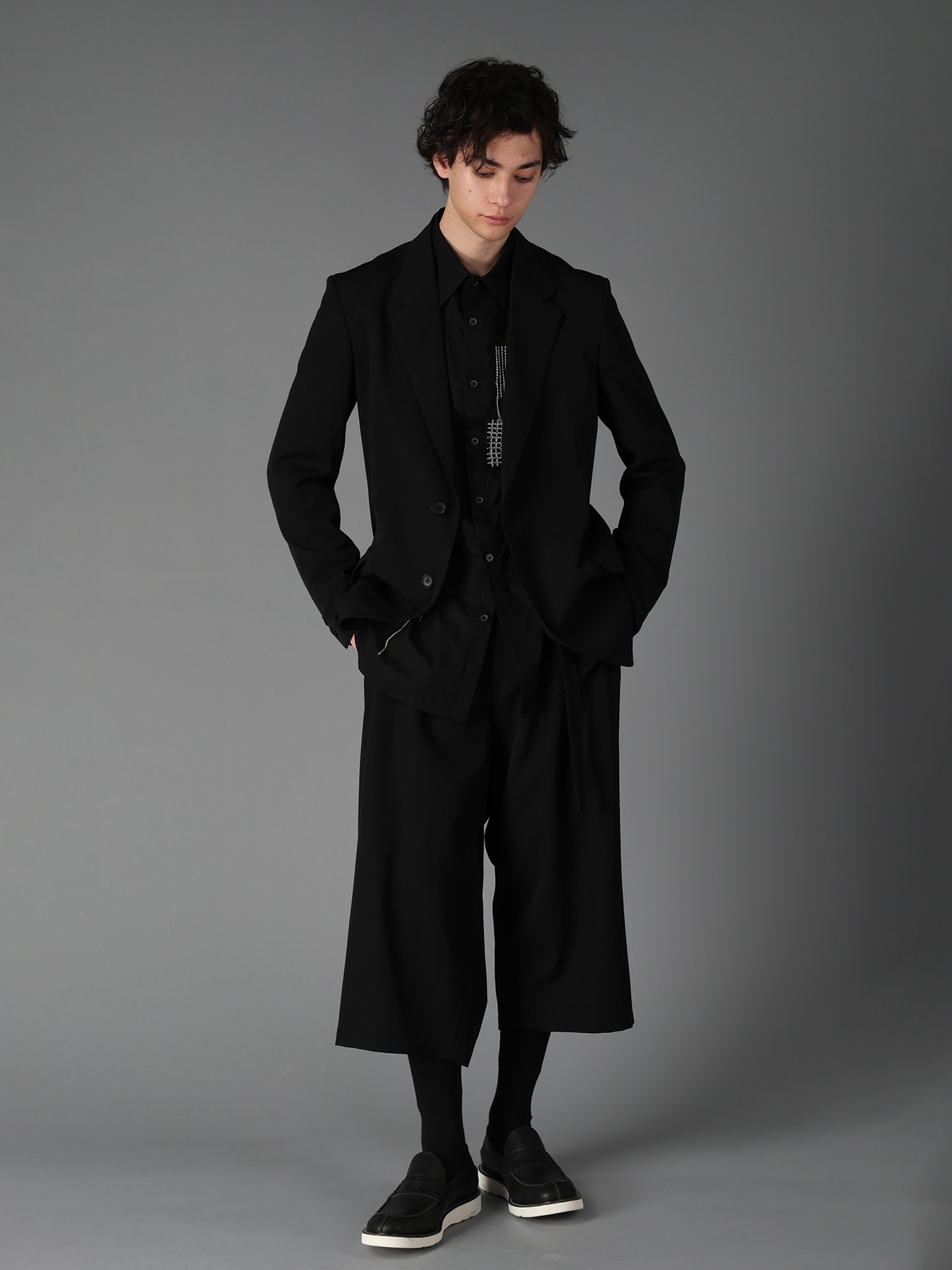 WOOL GABARDINE CROPPED PANTS