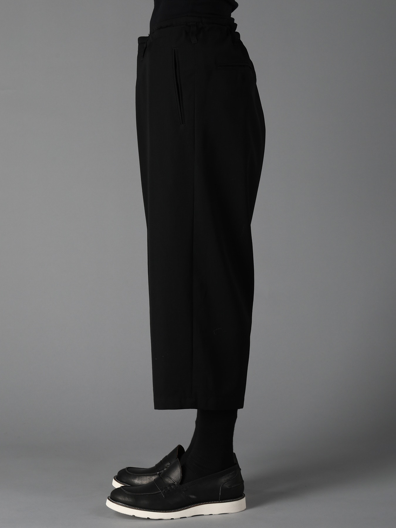 WOOL GABARDINE CROPPED PANTS